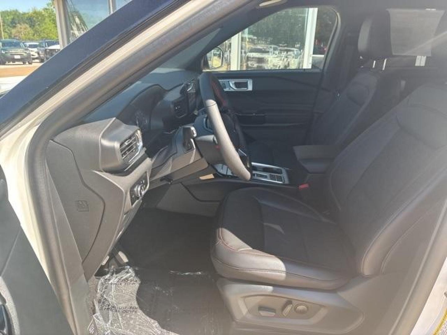 2024 Star White Metallic Tri-Coat /Ebony Ford Explorer ST-Line (1FMSK7KH6RG) with an 2.3L EcoBoost I-4 engine, Automatic transmission, located at 1105 E Mulberry, Kaufman, TX, 75142, (972) 962-2151, 32.589550, -96.300926 - Star White Metallic Tri-Coat 2024 Ford Explorer 4D Sport Utility ST-Line RWD 10-Speed Automatic 2.3L EcoBoost I-4<br><br>21/28 City/Highway MPG<br><br><br>Please call Paul Murrey Ford Inc. In Kaufman Texas A Family Dealership Since 1952 Serving the Dallas Fort Worth and East Texas areas for over 70 - Photo#11