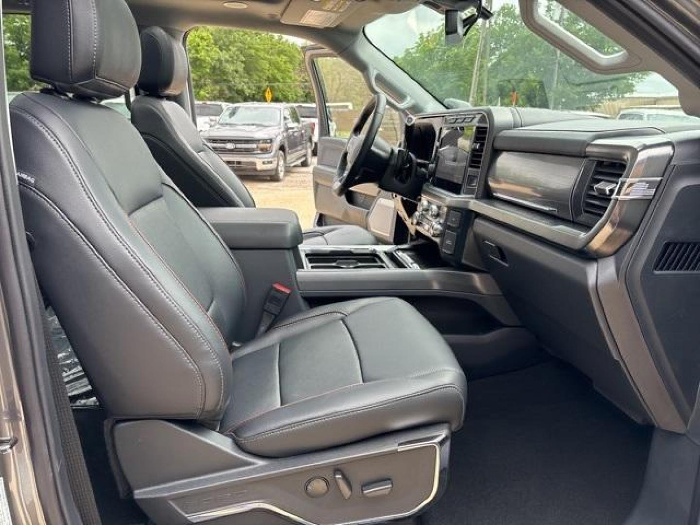 2024 Carbonized Gray Metallic /Black Onyx Ford F-250SD Lariat (1FT8W2BM2RE) with an V8 engine, Automatic transmission, located at 1105 E Mulberry, Kaufman, TX, 75142, (972) 962-2151, 32.589550, -96.300926 - Carbonized Gray Metallic 2024 Ford F-250SD 4D Crew Cab Lariat 4WD 10-Speed Automatic V8 4WD.<br><br><br>Please call Paul Murrey Ford Inc. In Kaufman Texas A Family Dealership Since 1952 Serving the Dallas Fort Worth and East Texas areas for over 70 years. Please call 972-962-2151 www.murreyford.com - Photo#19