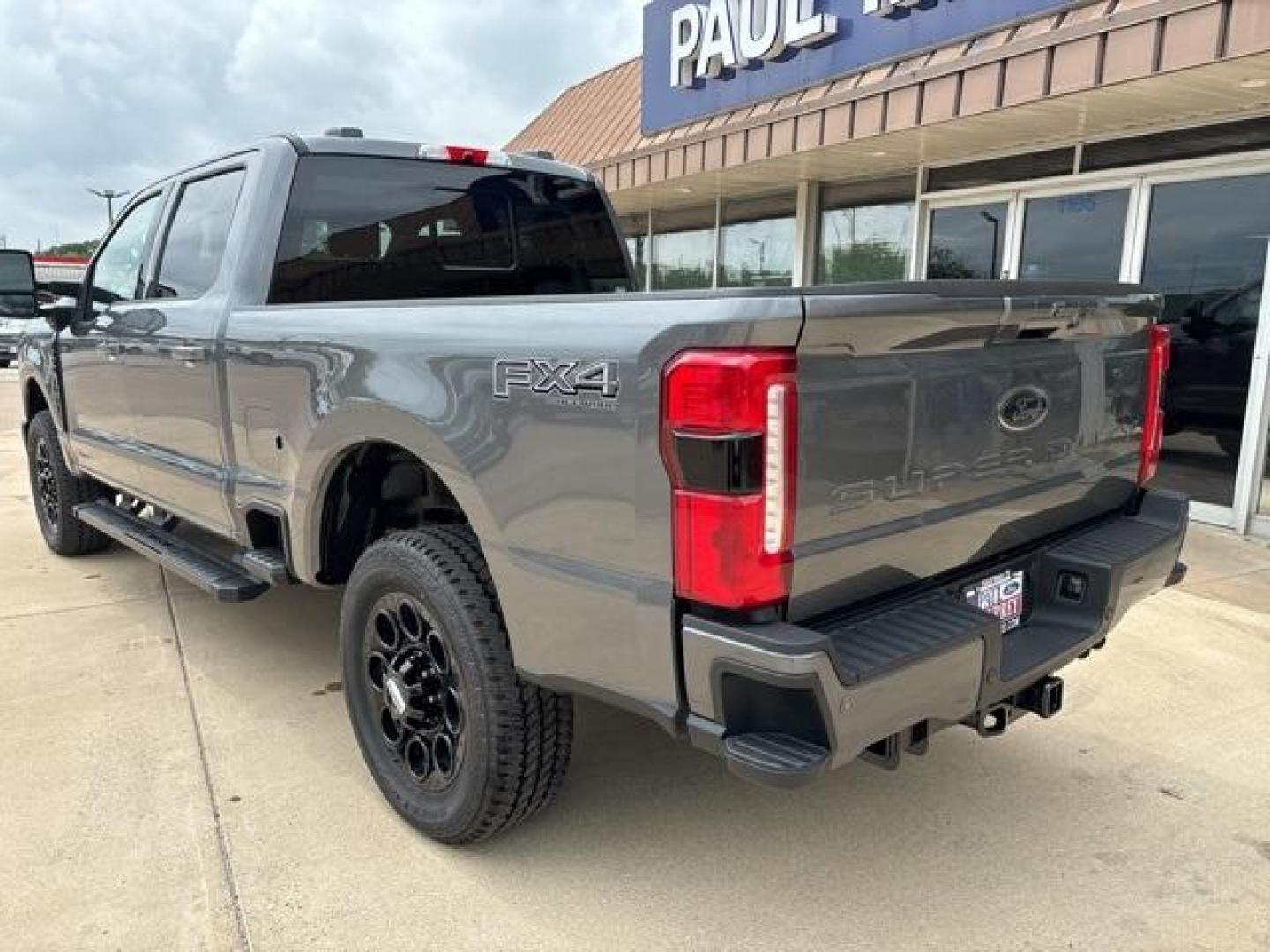 2024 Carbonized Gray Metallic /Black Onyx Ford F-250SD Lariat (1FT8W2BM2RE) with an V8 engine, Automatic transmission, located at 1105 E Mulberry, Kaufman, TX, 75142, (972) 962-2151, 32.589550, -96.300926 - Carbonized Gray Metallic 2024 Ford F-250SD 4D Crew Cab Lariat 4WD 10-Speed Automatic V8 4WD.<br><br><br>Please call Paul Murrey Ford Inc. In Kaufman Texas A Family Dealership Since 1952 Serving the Dallas Fort Worth and East Texas areas for over 70 years. Please call 972-962-2151 www.murreyford.com - Photo#3