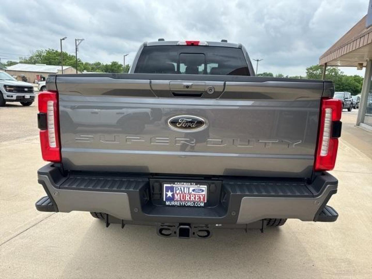 2024 Carbonized Gray Metallic /Black Onyx Ford F-250SD Lariat (1FT8W2BM2RE) with an V8 engine, Automatic transmission, located at 1105 E Mulberry, Kaufman, TX, 75142, (972) 962-2151, 32.589550, -96.300926 - Carbonized Gray Metallic 2024 Ford F-250SD 4D Crew Cab Lariat 4WD 10-Speed Automatic V8 4WD.<br><br><br>Please call Paul Murrey Ford Inc. In Kaufman Texas A Family Dealership Since 1952 Serving the Dallas Fort Worth and East Texas areas for over 70 years. Please call 972-962-2151 www.murreyford.com - Photo#4