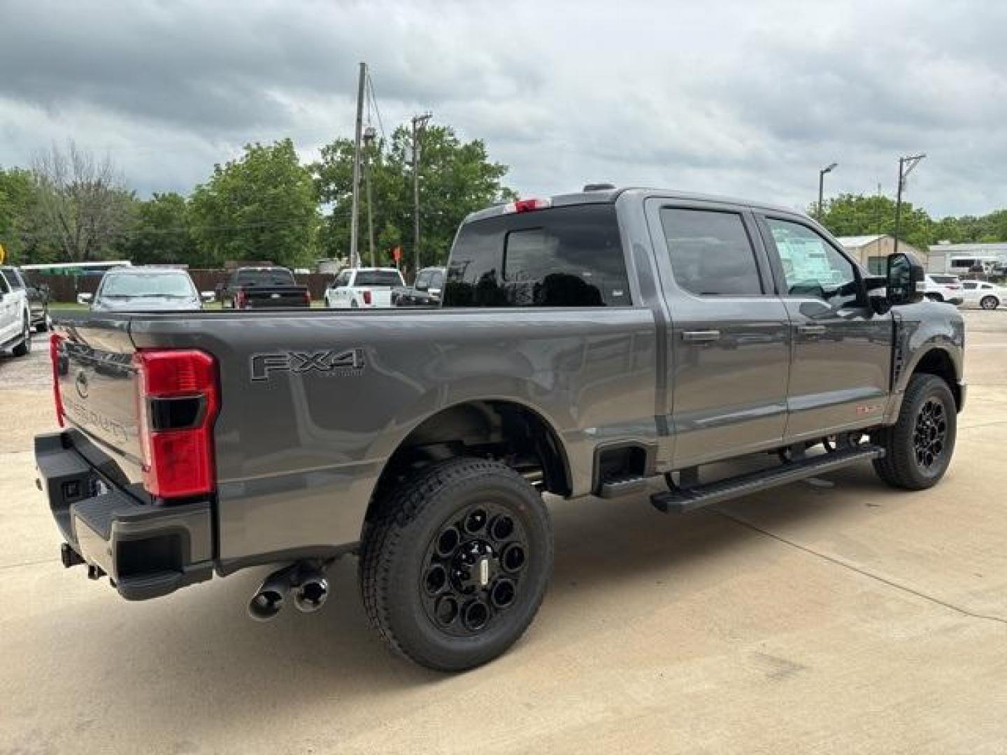 2024 Carbonized Gray Metallic /Black Onyx Ford F-250SD Lariat (1FT8W2BM2RE) with an V8 engine, Automatic transmission, located at 1105 E Mulberry, Kaufman, TX, 75142, (972) 962-2151, 32.589550, -96.300926 - Carbonized Gray Metallic 2024 Ford F-250SD 4D Crew Cab Lariat 4WD 10-Speed Automatic V8 4WD.<br><br><br>Please call Paul Murrey Ford Inc. In Kaufman Texas A Family Dealership Since 1952 Serving the Dallas Fort Worth and East Texas areas for over 70 years. Please call 972-962-2151 www.murreyford.com - Photo#5