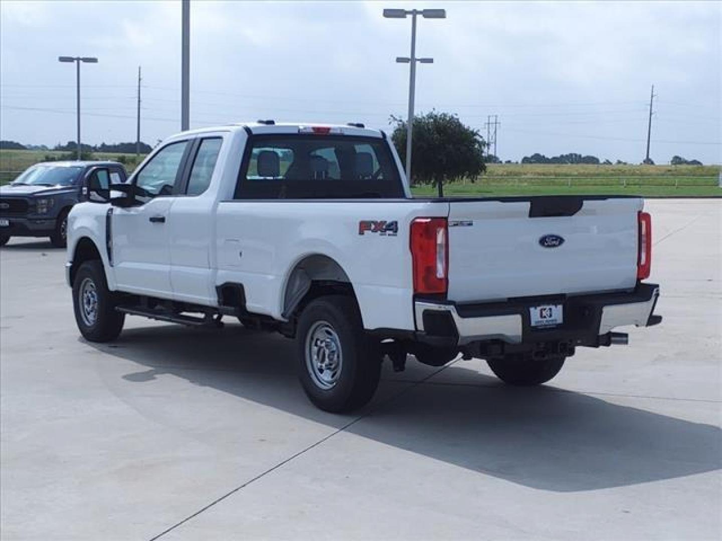 2024 Oxford White /Medium Dark Slate Ford F-250SD XL (1FT7X2BA3RE) with an 6.8L V8 engine, Automatic transmission, located at 1105 E Mulberry, Kaufman, TX, 75142, (972) 962-2151, 32.589550, -96.300926 - Oxford White 2024 Ford F-250SD XL 4WD 10-Speed Automatic 6.8L V8 4WD.<br><br>Recent Arrival!<br><br><br>Please call Paul Murrey Ford Inc. In Kaufman Texas A Family Dealership Since 1952 Serving the Dallas Fort Worth and East Texas areas for over 70 years. Please call 972-962-2151 www.murreyford.com - Photo#2