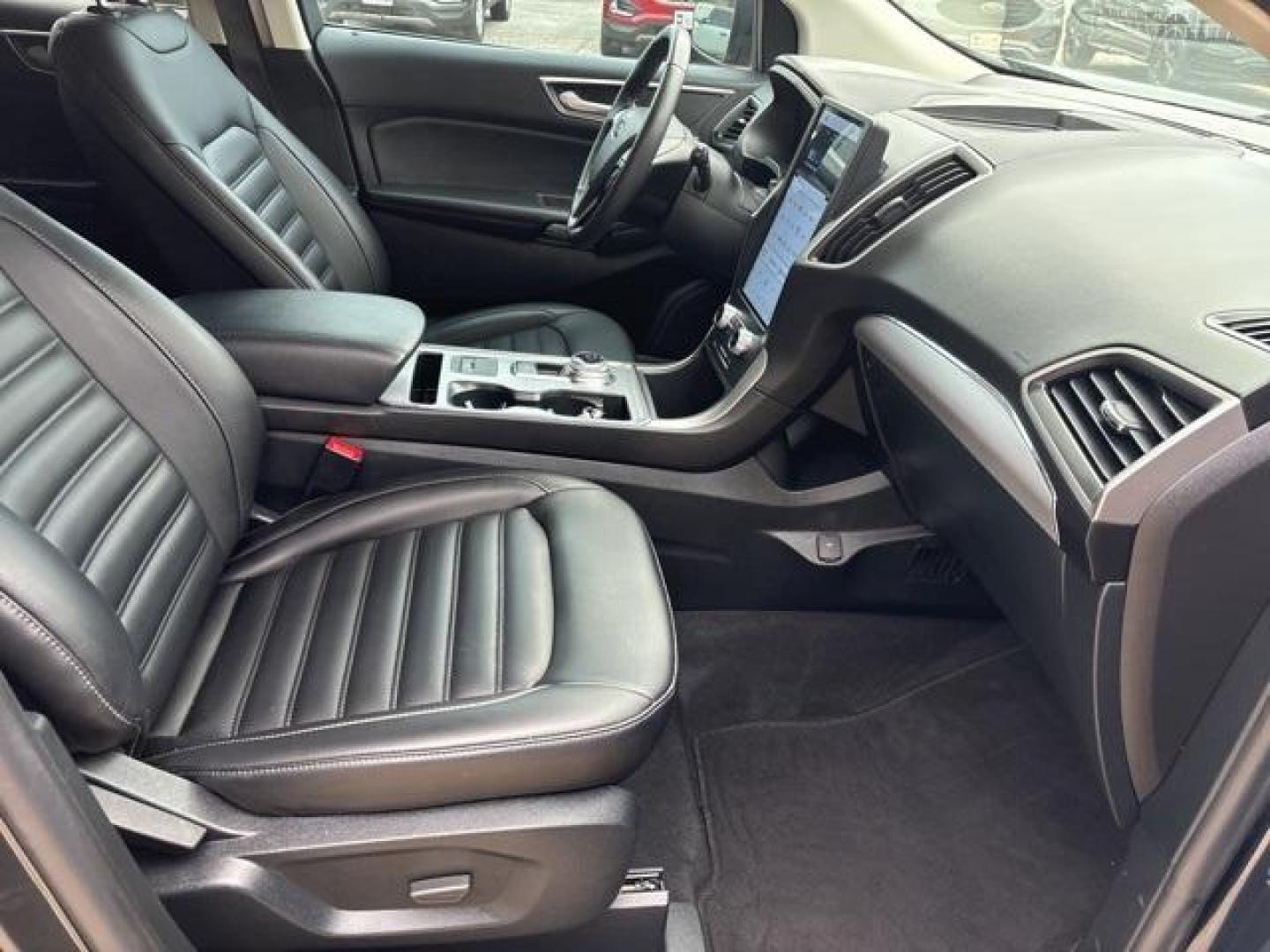 2022 Stone /Ebony Ford Edge SEL (2FMPK4J97NB) with an EcoBoost 2.0L I4 GTDi DOHC Turbocharged VCT engine, Automatic transmission, located at 1105 E Mulberry, Kaufman, TX, 75142, (972) 962-2151, 32.589550, -96.300926 - Stone 2022 Ford Edge 4D Sport Utility SEL AWD 8-Speed Automatic EcoBoost 2.0L I4 GTDi DOHC Turbocharged VCT AWD.<br><br><br>Odometer is 26120 miles below market average! 21/28 City/Highway MPG<br><br><br>Please call Paul Murrey Ford Inc. In Kaufman Texas A Family Dealership Since 1952 Serving the Da - Photo#18