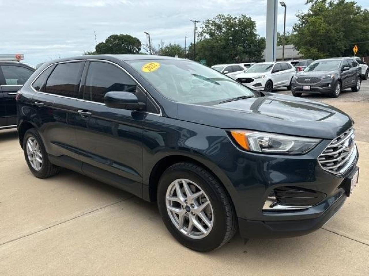 2022 Stone /Ebony Ford Edge SEL (2FMPK4J97NB) with an EcoBoost 2.0L I4 GTDi DOHC Turbocharged VCT engine, Automatic transmission, located at 1105 E Mulberry, Kaufman, TX, 75142, (972) 962-2151, 32.589550, -96.300926 - Stone 2022 Ford Edge 4D Sport Utility SEL AWD 8-Speed Automatic EcoBoost 2.0L I4 GTDi DOHC Turbocharged VCT AWD.<br><br><br>Odometer is 26120 miles below market average! 21/28 City/Highway MPG<br><br><br>Please call Paul Murrey Ford Inc. In Kaufman Texas A Family Dealership Since 1952 Serving the Da - Photo#6