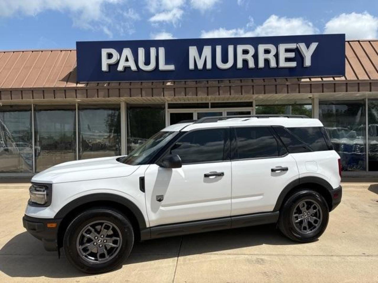 2022 Oxford White /Medium Dark Slate Ford Bronco Sport Big Bend (3FMCR9B64NR) with an 1.5L EcoBoost engine, Automatic transmission, located at 1105 E Mulberry, Kaufman, TX, 75142, (972) 962-2151, 32.589550, -96.300926 - Oxford White 2022 Ford Bronco Sport 4D Sport Utility Big Bend 4WD 8-Speed Automatic 1.5L EcoBoost<br><br><br>25/28 City/Highway MPG<br><br><br>Please call Paul Murrey Ford Inc. In Kaufman Texas A Family Dealership Since 1952 Serving the Dallas Fort Worth and East Texas areas for over 70 years. Pleas - Photo#0