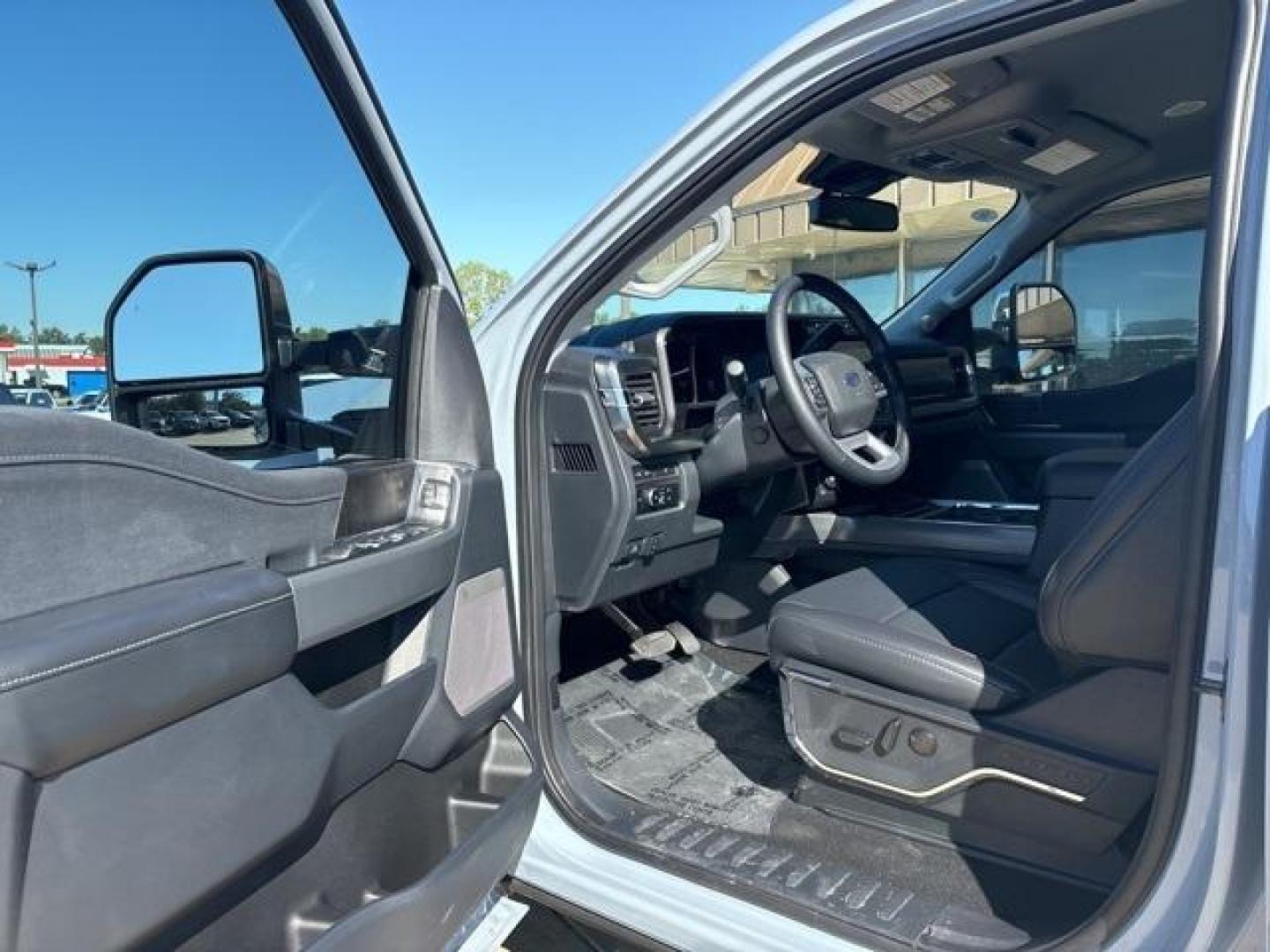 2024 Glacier Gray Metallic Tri-Coat /Black Onyx Ford F-250SD Lariat (1FT8W2BT2RE) with an Power Stroke 6.7L V8 DI 32V OHV Turbodiesel engine, Automatic transmission, located at 1105 E Mulberry, Kaufman, TX, 75142, (972) 962-2151, 32.589550, -96.300926 - Photo#9