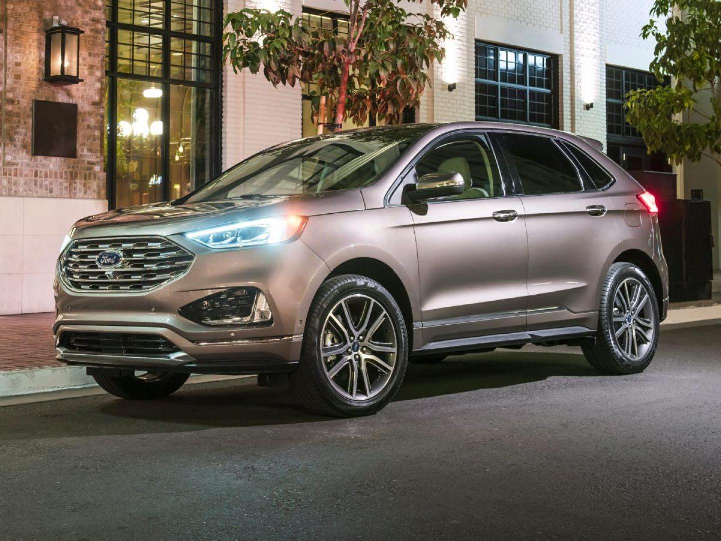 2020 Iconic Silver Metallic Ford Edge (2FMPK3J91LB) with an EcoBoost 2.0L I4 GTDi DOHC Turbocharged VCT engine, Automatic transmission, located at 1105 E Mulberry, Kaufman, TX, 75142, (972) 962-2151, 32.589550, -96.300926 - Silver 2020 Ford Edge 4D Sport Utility FWD 8-Speed Automatic EcoBoost 2.0L I4 GTDi DOHC Turbocharged VCT<br><br><br>Recent Arrival! 21/29 City/Highway MPG<br><br><br>Please call Paul Murrey Ford Inc. In Kaufman Texas A Family Dealership Since 1952 Serving the Dallas Fort Worth and East Texas areas f - Photo#0