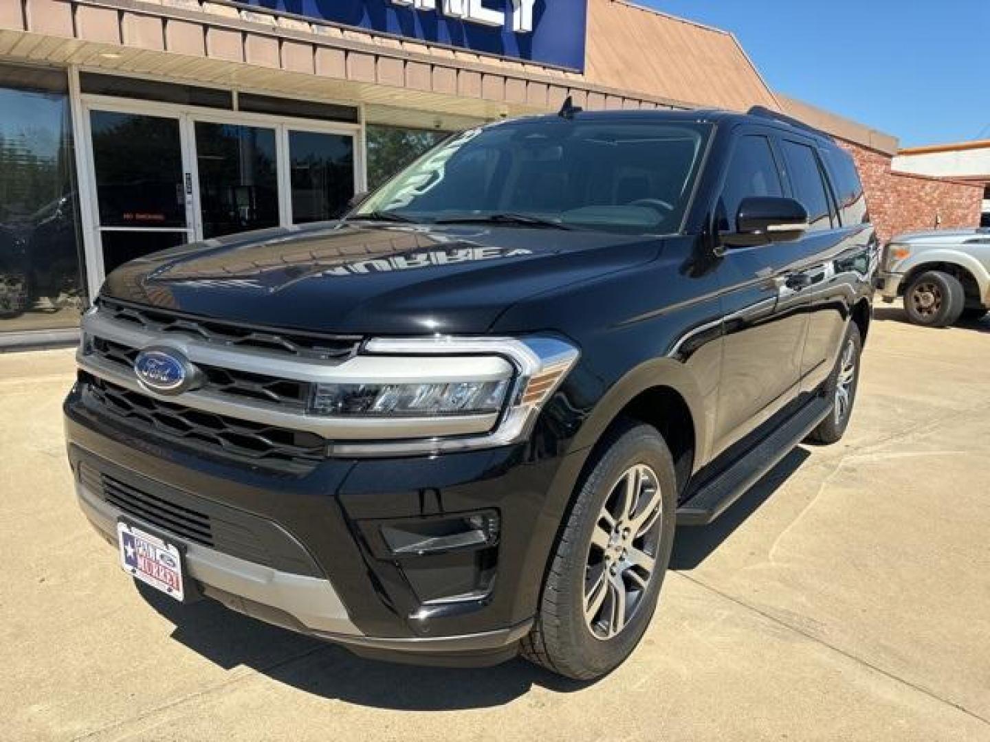 2024 Agate Black Metallic /Black Onyx Ford Expedition XLT (1FMJU1H84RE) with an EcoBoost 3.5L V6 GTDi DOHC 24V Twin Turbocharged engine, Automatic transmission, located at 1105 E Mulberry, Kaufman, TX, 75142, (972) 962-2151, 32.589550, -96.300926 - Agate Black Metallic 2024 Ford Expedition 4D Sport Utility XLT RWD 10-Speed Automatic EcoBoost 3.5L V6 GTDi DOHC 24V Twin Turbocharged<br><br><br>Please call Paul Murrey Ford Inc. In Kaufman Texas A Family Dealership Since 1952 Serving the Dallas Fort Worth and East Texas areas for over 70 years. Pl - Photo#1