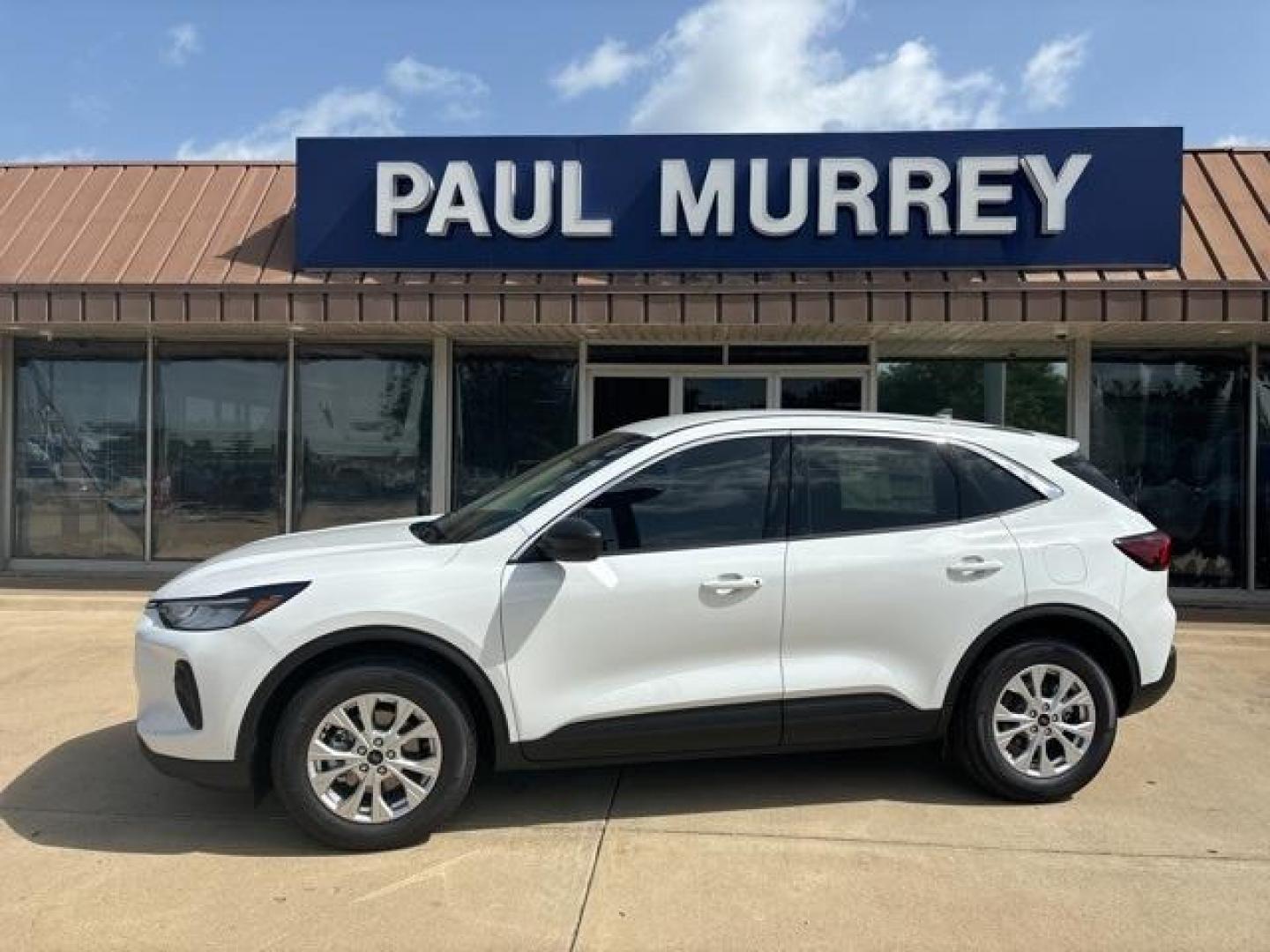 2024 Oxford White /Ebony Black Ford Escape Active (1FMCU0GN1RU) with an 1.5L EcoBoost engine, Automatic transmission, located at 1105 E Mulberry, Kaufman, TX, 75142, (972) 962-2151, 32.589550, -96.300926 - Oxford White 2024 Ford Escape 4D Sport Utility Active FWD 8-Speed Automatic 1.5L EcoBoost<br><br>27/34 City/Highway MPG<br><br><br>Please call Paul Murrey Ford Inc. In Kaufman Texas A Family Dealership Since 1952 Serving the Dallas Fort Worth and East Texas areas for over 70 years. Please call 972-9 - Photo#0