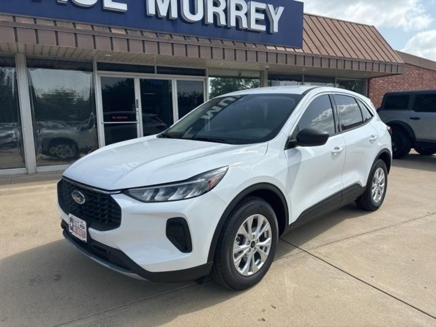 2024 Oxford White /Ebony Black Ford Escape Active (1FMCU0GN1RU) with an 1.5L EcoBoost engine, Automatic transmission, located at 1105 E Mulberry, Kaufman, TX, 75142, (972) 962-2151, 32.589550, -96.300926 - Oxford White 2024 Ford Escape 4D Sport Utility Active FWD 8-Speed Automatic 1.5L EcoBoost<br><br>27/34 City/Highway MPG<br><br><br>Please call Paul Murrey Ford Inc. In Kaufman Texas A Family Dealership Since 1952 Serving the Dallas Fort Worth and East Texas areas for over 70 years. Please call 972-9 - Photo#1