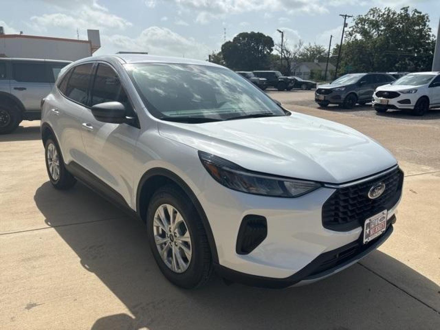 2024 Oxford White /Ebony Black Ford Escape Active (1FMCU0GN1RU) with an 1.5L EcoBoost engine, Automatic transmission, located at 1105 E Mulberry, Kaufman, TX, 75142, (972) 962-2151, 32.589550, -96.300926 - Oxford White 2024 Ford Escape 4D Sport Utility Active FWD 8-Speed Automatic 1.5L EcoBoost<br><br>27/34 City/Highway MPG<br><br><br>Please call Paul Murrey Ford Inc. In Kaufman Texas A Family Dealership Since 1952 Serving the Dallas Fort Worth and East Texas areas for over 70 years. Please call 972-9 - Photo#7