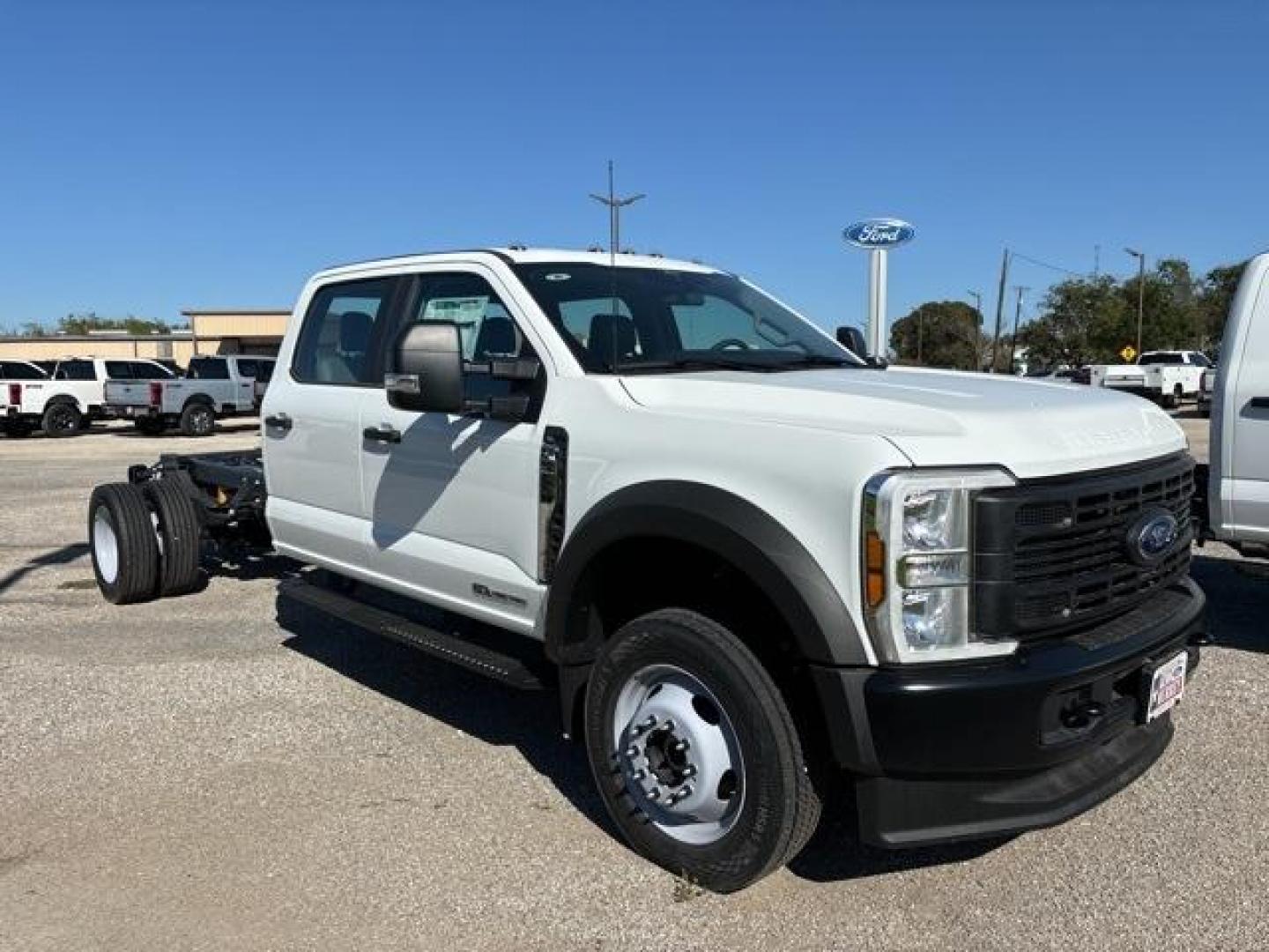 2024 Oxford White /Dark Slate Ford F-550SD (1FD0W5HT6RE) with an Power Stroke 6.7L V8 DI 32V OHV Turbodiesel engine, Automatic transmission, located at 1105 E Mulberry, Kaufman, TX, 75142, (972) 962-2151, 32.589550, -96.300926 - Oxford White 2024 Ford F-550SD 4D Crew Cab/Chassis DRW 4WD 10-Speed Automatic Power Stroke 6.7L V8 DI 32V OHV Turbodiesel 4WD.<br><br><br>Please call Paul Murrey Ford Inc. In Kaufman Texas A Family Dealership Since 1952 Serving the Dallas Fort Worth and East Texas areas for over 70 years. Please cal - Photo#0