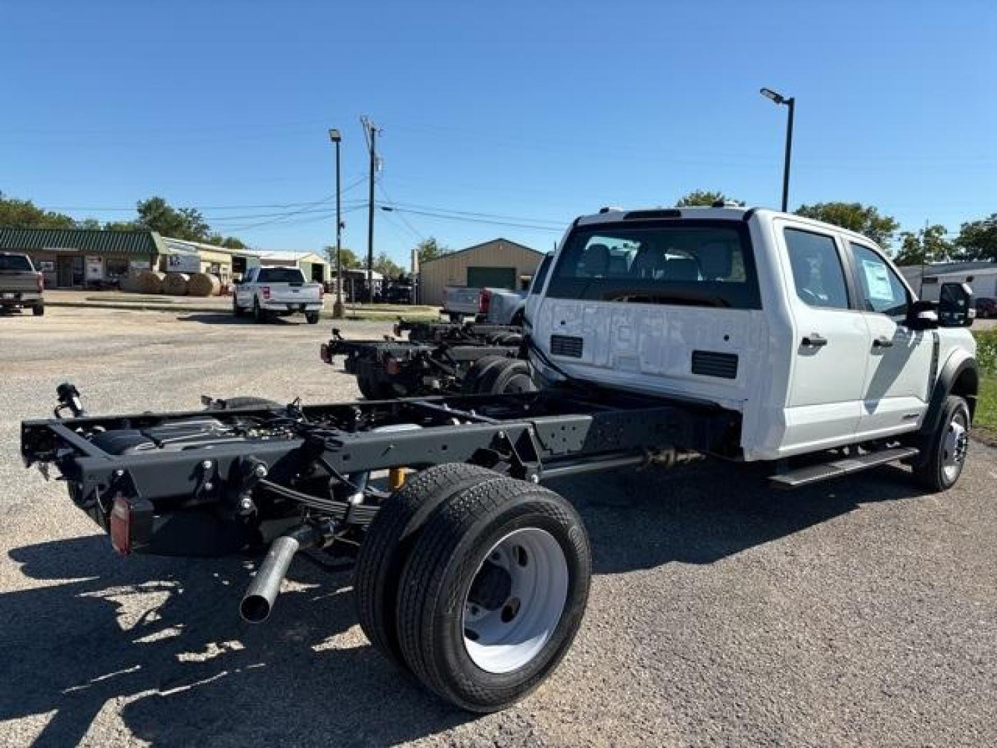 2024 Oxford White /Dark Slate Ford F-550SD (1FD0W5HT6RE) with an Power Stroke 6.7L V8 DI 32V OHV Turbodiesel engine, Automatic transmission, located at 1105 E Mulberry, Kaufman, TX, 75142, (972) 962-2151, 32.589550, -96.300926 - Oxford White 2024 Ford F-550SD 4D Crew Cab/Chassis DRW 4WD 10-Speed Automatic Power Stroke 6.7L V8 DI 32V OHV Turbodiesel 4WD.<br><br><br>Please call Paul Murrey Ford Inc. In Kaufman Texas A Family Dealership Since 1952 Serving the Dallas Fort Worth and East Texas areas for over 70 years. Please cal - Photo#5