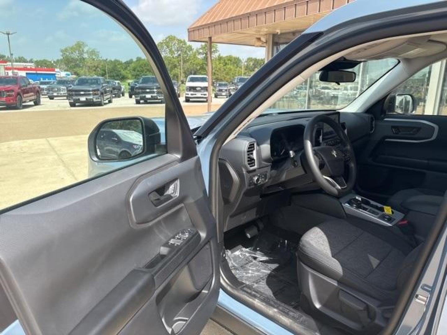 2024 Azure Gray Metallic Tri-Coat /Ebony Ford Bronco Sport Big Bend (3FMCR9B60RR) with an 1.5L EcoBoost engine, Automatic transmission, located at 1105 E Mulberry, Kaufman, TX, 75142, (972) 962-2151, 32.589550, -96.300926 - Photo#9