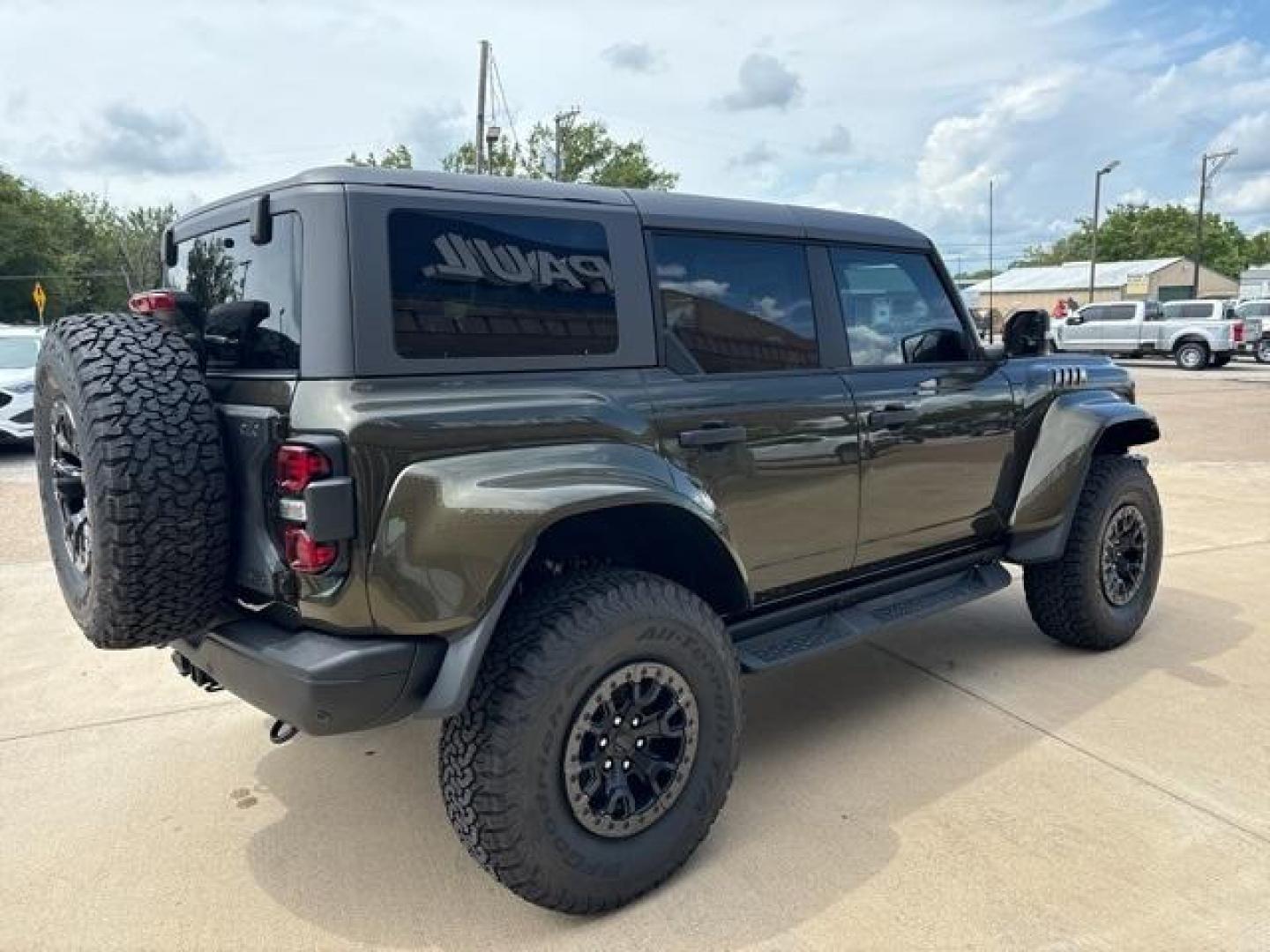 2024 Shelter Green Metallic /Black Onyx Ford Bronco Raptor (1FMEE0RR5RL) with an 3.0L EcoBoost V6 engine, Automatic transmission, located at 1105 E Mulberry, Kaufman, TX, 75142, (972) 962-2151, 32.589550, -96.300926 - Shelter Green Metallic 2024 Ford Bronco 4D Sport Utility Raptor 4WD 10-Speed Automatic 3.0L EcoBoost V6<br><br><br>Please call Paul Murrey Ford Inc. In Kaufman Texas A Family Dealership Since 1952 Serving the Dallas Fort Worth and East Texas areas for over 70 years. Please call 972-962-2151 www.murr - Photo#5