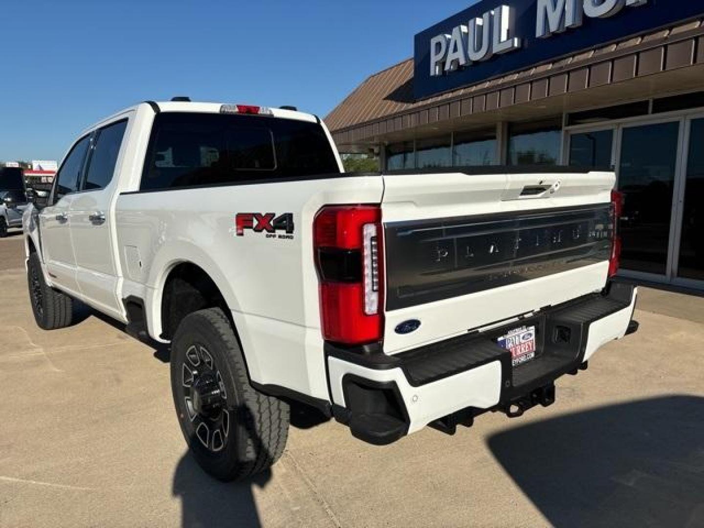 2024 Star White Metallic Tri-Coat /Black Onyx Ford F-250SD Platinum (1FT8W2BM1RE) with an 6.7L High Output Power Stroke V8 Diesel engine, Automatic transmission, located at 1105 E Mulberry, Kaufman, TX, 75142, (972) 962-2151, 32.589550, -96.300926 - Star White Metallic Tri-Coat 2024 Ford F-250SD 4D Crew Cab Platinum 4WD 10-Speed Automatic 6.7L High Output Power Stroke V8 Diesel 4WD.<br><br><br>Please call Paul Murrey Ford Inc. In Kaufman Texas A Family Dealership Since 1952 Serving the Dallas Fort Worth and East Texas areas for over 70 years. P - Photo#3