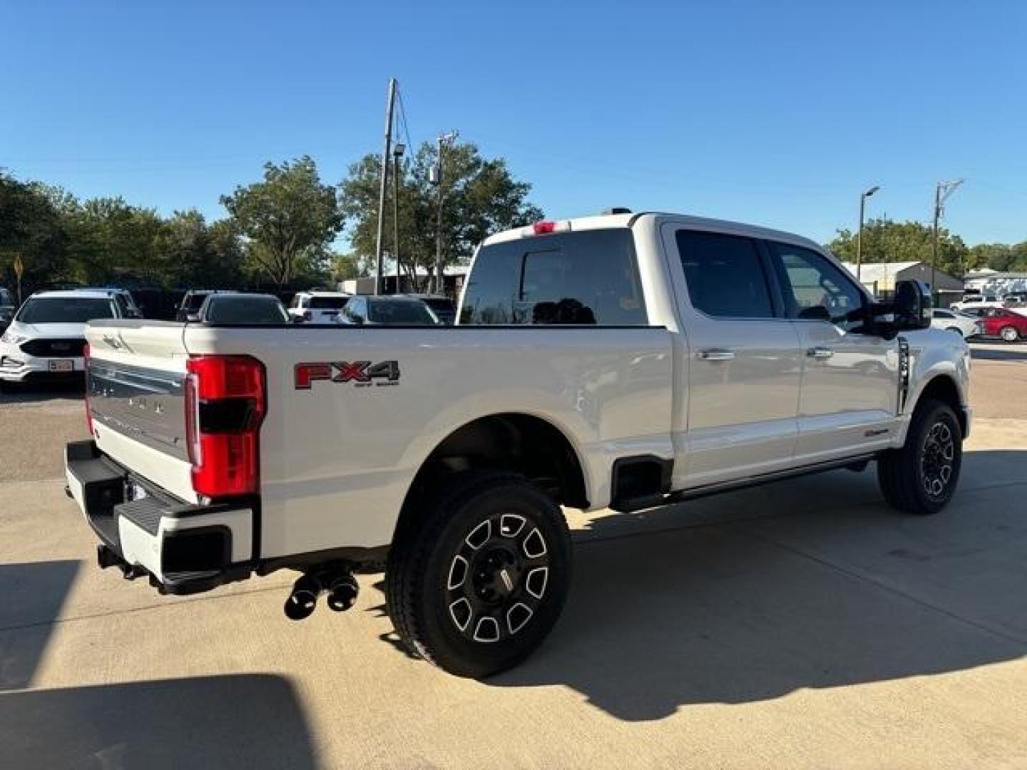 2024 Star White Metallic Tri-Coat /Black Onyx Ford F-250SD Platinum (1FT8W2BM1RE) with an 6.7L High Output Power Stroke V8 Diesel engine, Automatic transmission, located at 1105 E Mulberry, Kaufman, TX, 75142, (972) 962-2151, 32.589550, -96.300926 - Star White Metallic Tri-Coat 2024 Ford F-250SD 4D Crew Cab Platinum 4WD 10-Speed Automatic 6.7L High Output Power Stroke V8 Diesel 4WD.<br><br><br>Please call Paul Murrey Ford Inc. In Kaufman Texas A Family Dealership Since 1952 Serving the Dallas Fort Worth and East Texas areas for over 70 years. P - Photo#5