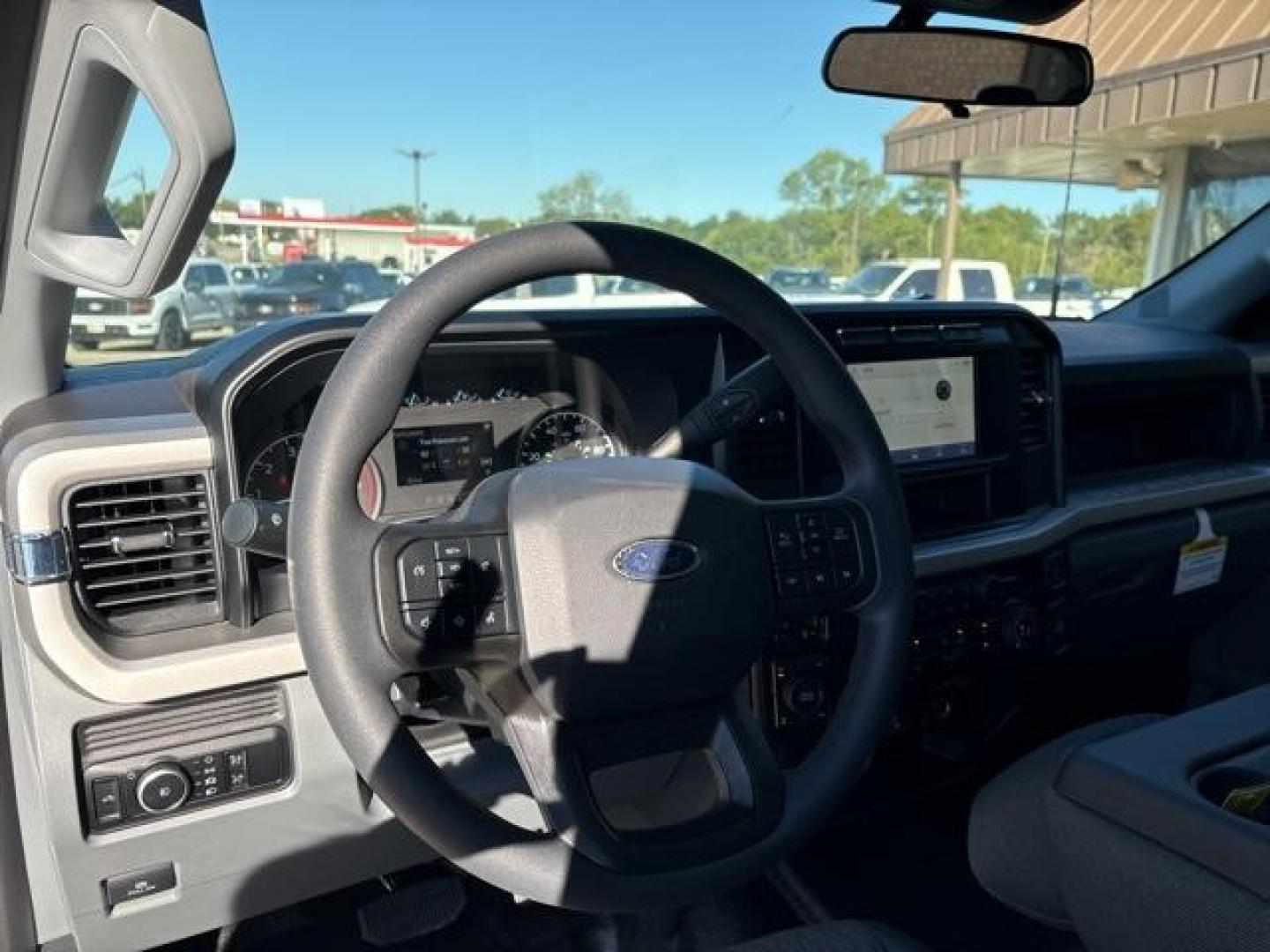 2024 Oxford White /Medium Dark Slate Ford F-250SD XL (1FT7W2BAXRE) with an 6.8L V8 engine, Automatic transmission, located at 1105 E Mulberry, Kaufman, TX, 75142, (972) 962-2151, 32.589550, -96.300926 - Oxford White 2024 Ford F-250SD 4D Crew Cab XL 4WD 10-Speed Automatic 6.8L V8 4WD.<br><br><br>Please call Paul Murrey Ford Inc. In Kaufman Texas A Family Dealership Since 1952 Serving the Dallas Fort Worth and East Texas areas for over 70 years. Please call 972-962-2151 www.murreyford.com www.usedcar - Photo#12