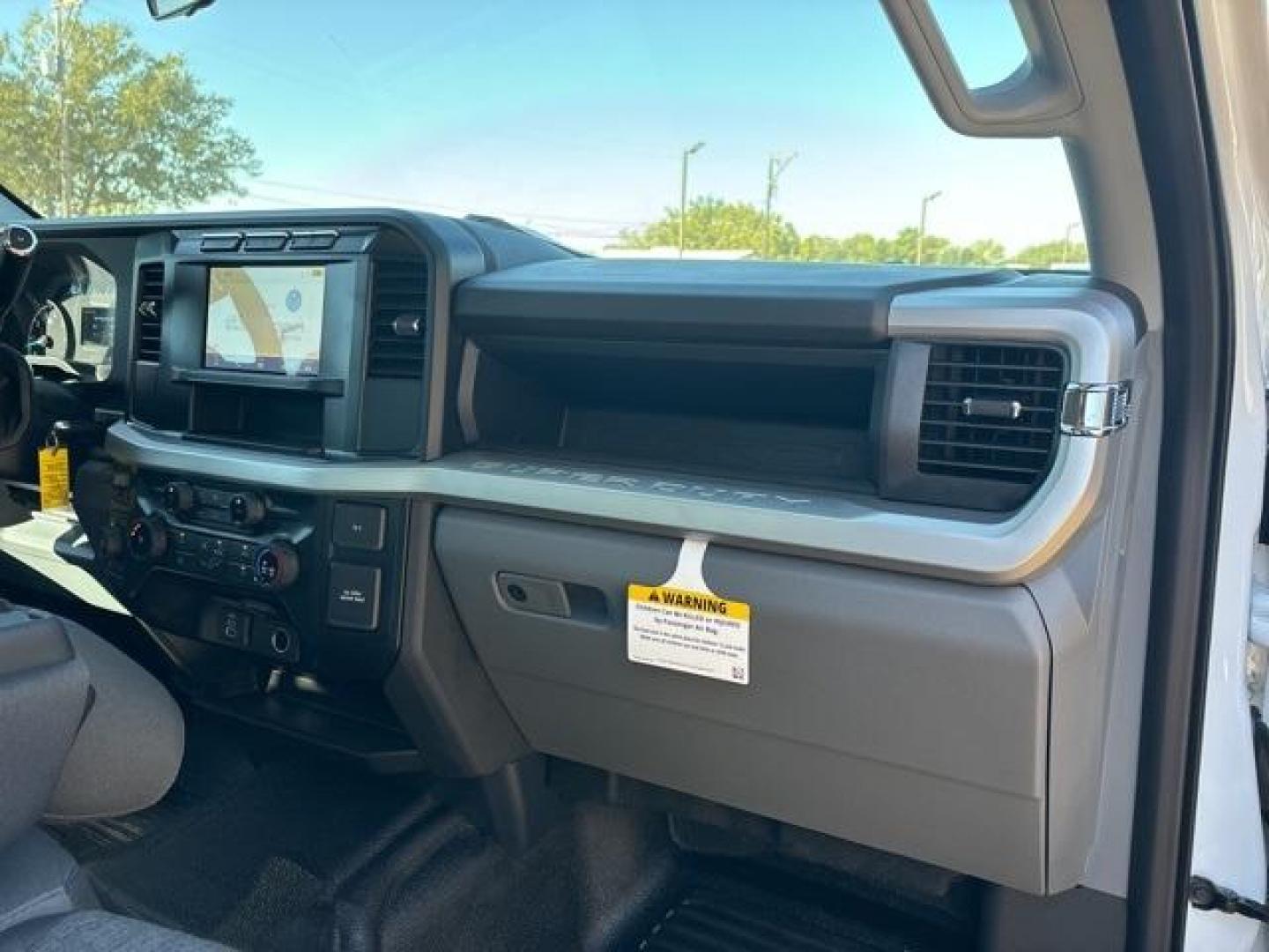 2024 Oxford White /Medium Dark Slate Ford F-250SD XL (1FT7W2BAXRE) with an 6.8L V8 engine, Automatic transmission, located at 1105 E Mulberry, Kaufman, TX, 75142, (972) 962-2151, 32.589550, -96.300926 - Oxford White 2024 Ford F-250SD 4D Crew Cab XL 4WD 10-Speed Automatic 6.8L V8 4WD.<br><br><br>Please call Paul Murrey Ford Inc. In Kaufman Texas A Family Dealership Since 1952 Serving the Dallas Fort Worth and East Texas areas for over 70 years. Please call 972-962-2151 www.murreyford.com www.usedcar - Photo#17