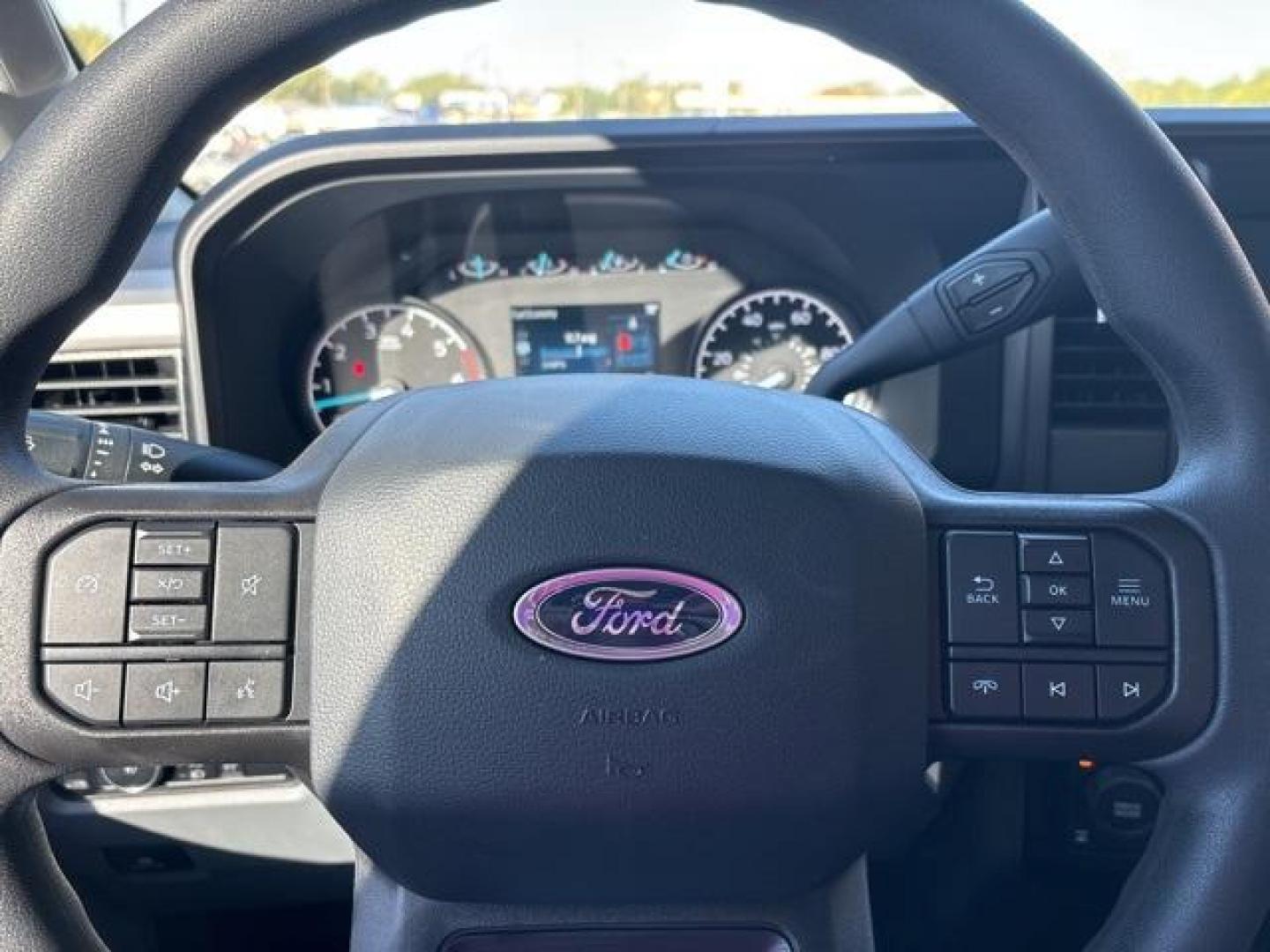 2024 Oxford White /Medium Dark Slate Ford F-250SD XL (1FT7W2BAXRE) with an 6.8L V8 engine, Automatic transmission, located at 1105 E Mulberry, Kaufman, TX, 75142, (972) 962-2151, 32.589550, -96.300926 - Oxford White 2024 Ford F-250SD 4D Crew Cab XL 4WD 10-Speed Automatic 6.8L V8 4WD.<br><br><br>Please call Paul Murrey Ford Inc. In Kaufman Texas A Family Dealership Since 1952 Serving the Dallas Fort Worth and East Texas areas for over 70 years. Please call 972-962-2151 www.murreyford.com www.usedcar - Photo#21