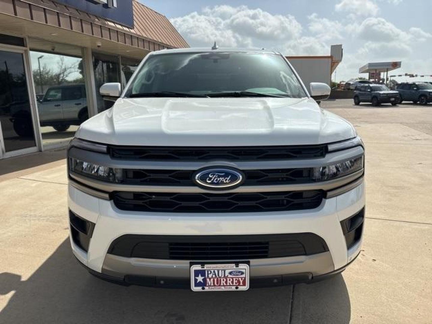 2024 Star White Metallic Tri-Coat /Black Onyx Ford Expedition XLT (1FMJU1H87RE) with an EcoBoost 3.5L V6 GTDi DOHC 24V Twin Turbocharged engine, Automatic transmission, located at 1105 E Mulberry, Kaufman, TX, 75142, (972) 962-2151, 32.589550, -96.300926 - Star White Metallic Tri-Coat 2024 Ford Expedition 4D Sport Utility XLT RWD 10-Speed Automatic EcoBoost 3.5L V6 GTDi DOHC 24V Twin Turbocharged<br><br><br>Please call Paul Murrey Ford Inc. In Kaufman Texas A Family Dealership Since 1952 Serving the Dallas Fort Worth and East Texas areas for over 70 y - Photo#8