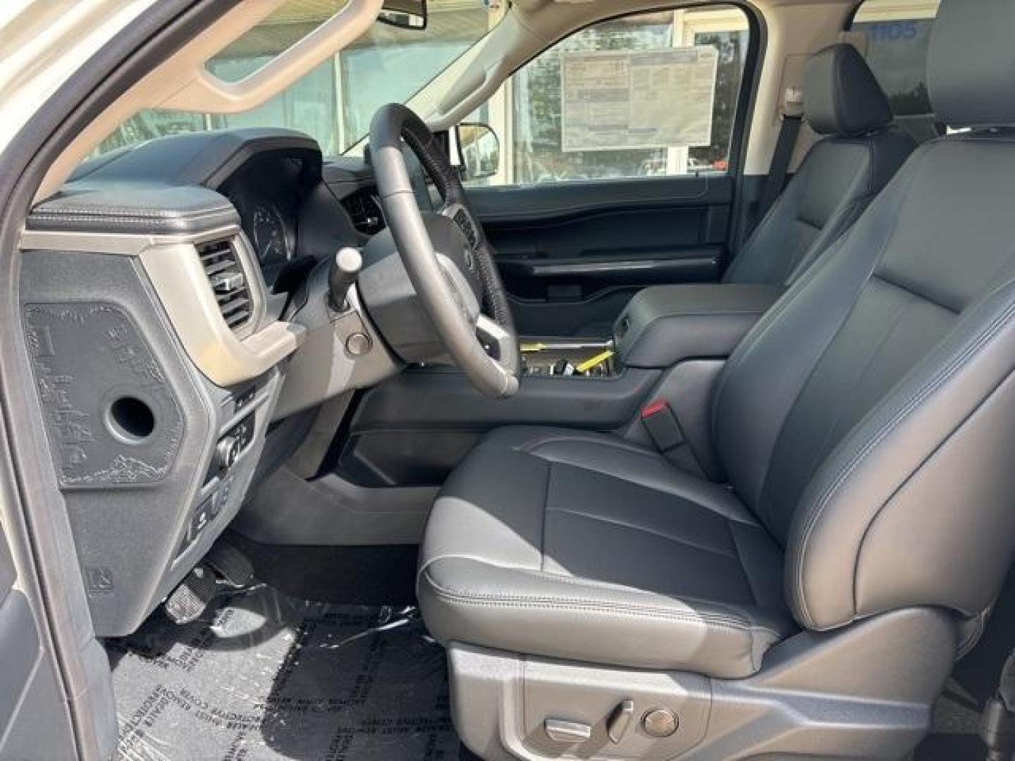 2024 Star White Metallic Tri-Coat /Black Onyx Ford Expedition XLT (1FMJU1H87RE) with an EcoBoost 3.5L V6 GTDi DOHC 24V Twin Turbocharged engine, Automatic transmission, located at 1105 E Mulberry, Kaufman, TX, 75142, (972) 962-2151, 32.589550, -96.300926 - Star White Metallic Tri-Coat 2024 Ford Expedition 4D Sport Utility XLT RWD 10-Speed Automatic EcoBoost 3.5L V6 GTDi DOHC 24V Twin Turbocharged<br><br><br>Please call Paul Murrey Ford Inc. In Kaufman Texas A Family Dealership Since 1952 Serving the Dallas Fort Worth and East Texas areas for over 70 y - Photo#10