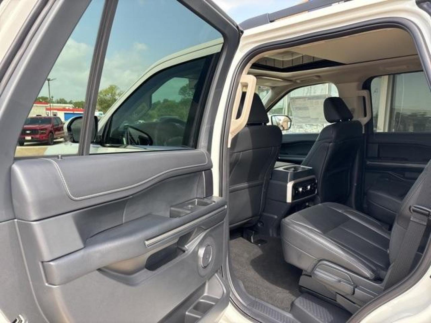 2024 Star White Metallic Tri-Coat /Black Onyx Ford Expedition XLT (1FMJU1H87RE) with an EcoBoost 3.5L V6 GTDi DOHC 24V Twin Turbocharged engine, Automatic transmission, located at 1105 E Mulberry, Kaufman, TX, 75142, (972) 962-2151, 32.589550, -96.300926 - Star White Metallic Tri-Coat 2024 Ford Expedition 4D Sport Utility XLT RWD 10-Speed Automatic EcoBoost 3.5L V6 GTDi DOHC 24V Twin Turbocharged<br><br><br>Please call Paul Murrey Ford Inc. In Kaufman Texas A Family Dealership Since 1952 Serving the Dallas Fort Worth and East Texas areas for over 70 y - Photo#15