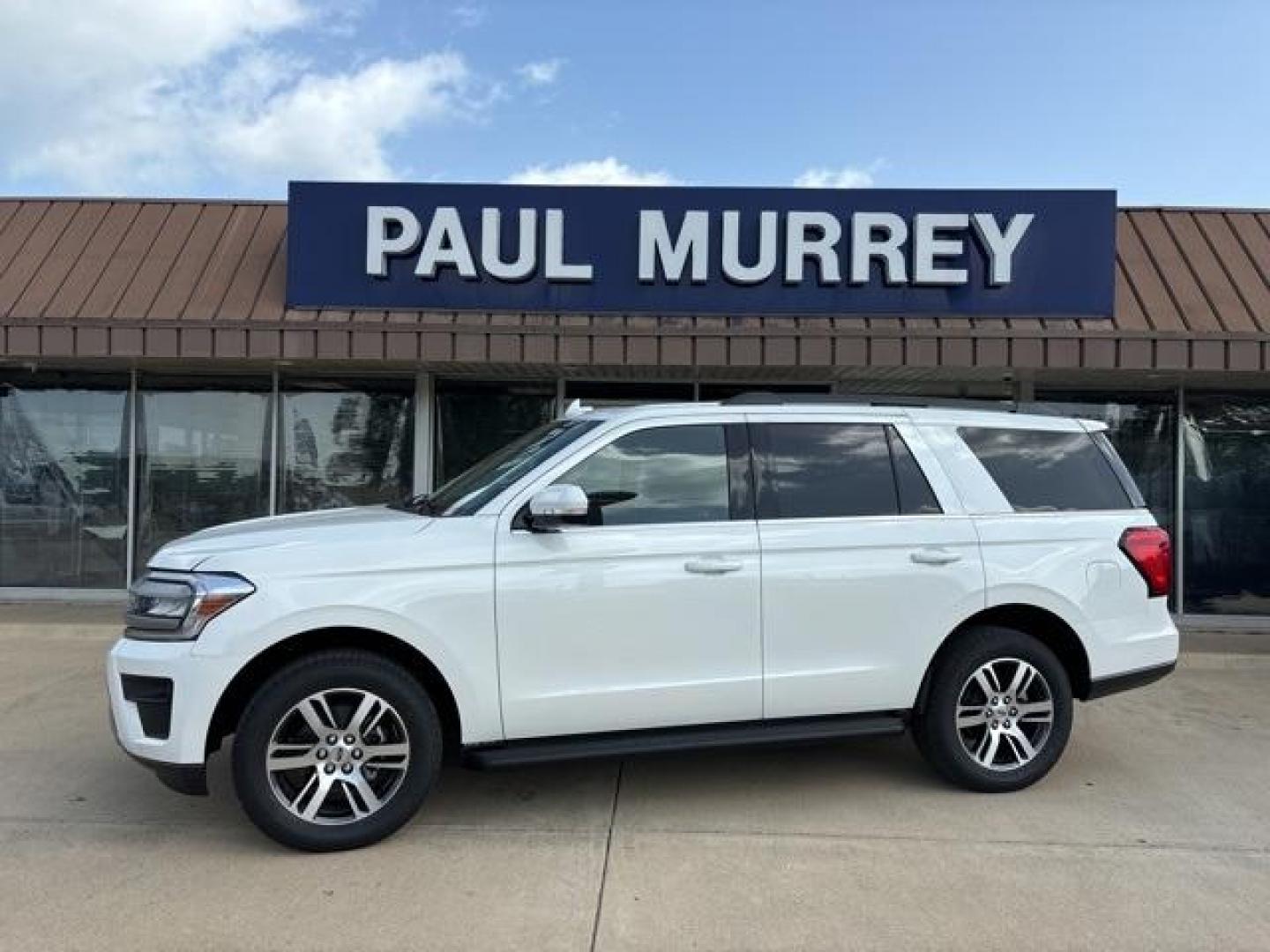 2024 Star White Metallic Tri-Coat /Black Onyx Ford Expedition XLT (1FMJU1H87RE) with an EcoBoost 3.5L V6 GTDi DOHC 24V Twin Turbocharged engine, Automatic transmission, located at 1105 E Mulberry, Kaufman, TX, 75142, (972) 962-2151, 32.589550, -96.300926 - Star White Metallic Tri-Coat 2024 Ford Expedition 4D Sport Utility XLT RWD 10-Speed Automatic EcoBoost 3.5L V6 GTDi DOHC 24V Twin Turbocharged<br><br><br>Please call Paul Murrey Ford Inc. In Kaufman Texas A Family Dealership Since 1952 Serving the Dallas Fort Worth and East Texas areas for over 70 y - Photo#0