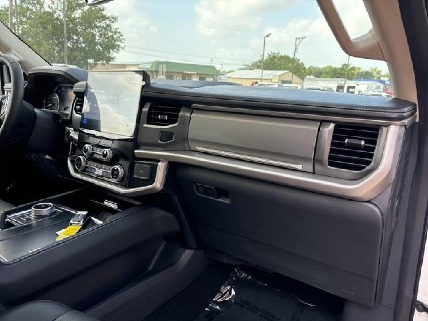 2024 Star White Metallic Tri-Coat /Black Onyx Ford Expedition XLT (1FMJU1H87RE) with an EcoBoost 3.5L V6 GTDi DOHC 24V Twin Turbocharged engine, Automatic transmission, located at 1105 E Mulberry, Kaufman, TX, 75142, (972) 962-2151, 32.589550, -96.300926 - Star White Metallic Tri-Coat 2024 Ford Expedition 4D Sport Utility XLT RWD 10-Speed Automatic EcoBoost 3.5L V6 GTDi DOHC 24V Twin Turbocharged<br><br><br>Please call Paul Murrey Ford Inc. In Kaufman Texas A Family Dealership Since 1952 Serving the Dallas Fort Worth and East Texas areas for over 70 y - Photo#21