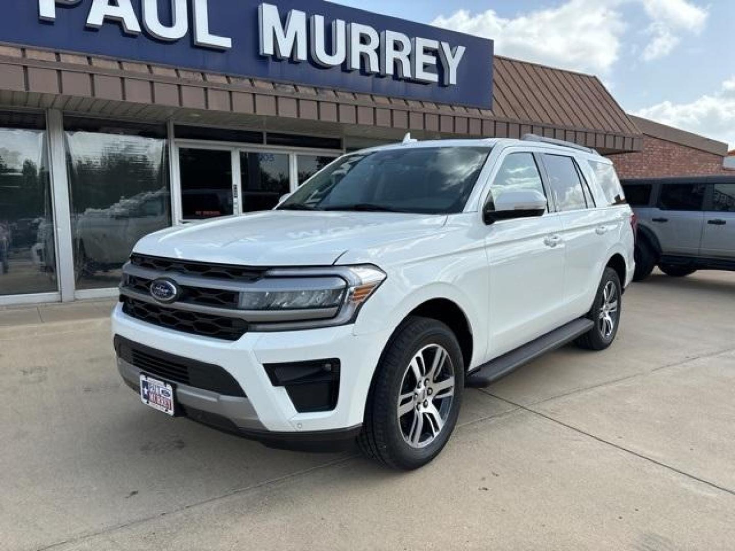 2024 Star White Metallic Tri-Coat /Black Onyx Ford Expedition XLT (1FMJU1H87RE) with an EcoBoost 3.5L V6 GTDi DOHC 24V Twin Turbocharged engine, Automatic transmission, located at 1105 E Mulberry, Kaufman, TX, 75142, (972) 962-2151, 32.589550, -96.300926 - Star White Metallic Tri-Coat 2024 Ford Expedition 4D Sport Utility XLT RWD 10-Speed Automatic EcoBoost 3.5L V6 GTDi DOHC 24V Twin Turbocharged<br><br><br>Please call Paul Murrey Ford Inc. In Kaufman Texas A Family Dealership Since 1952 Serving the Dallas Fort Worth and East Texas areas for over 70 y - Photo#1