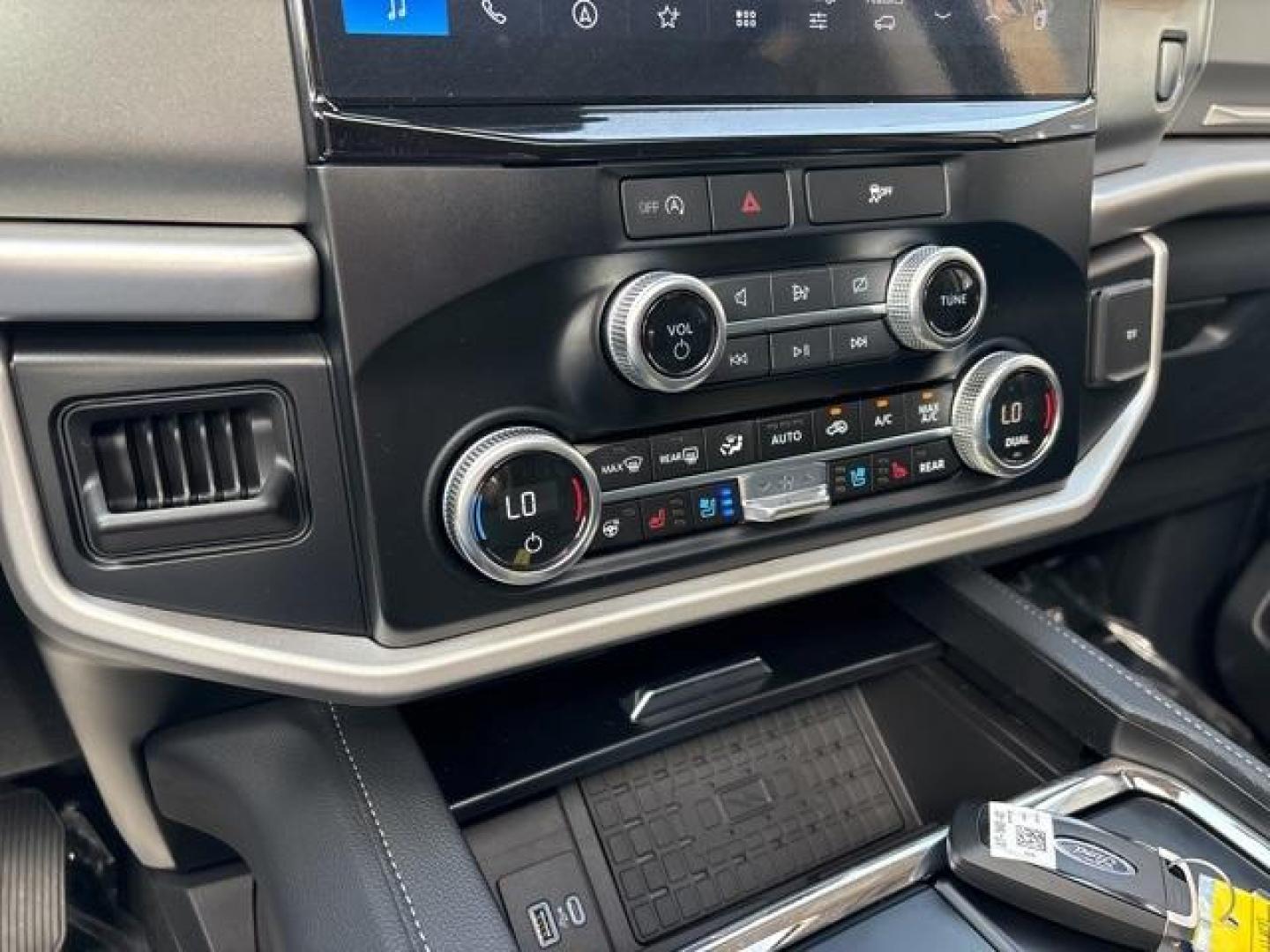 2024 Star White Metallic Tri-Coat /Black Onyx Ford Expedition XLT (1FMJU1H87RE) with an EcoBoost 3.5L V6 GTDi DOHC 24V Twin Turbocharged engine, Automatic transmission, located at 1105 E Mulberry, Kaufman, TX, 75142, (972) 962-2151, 32.589550, -96.300926 - Star White Metallic Tri-Coat 2024 Ford Expedition 4D Sport Utility XLT RWD 10-Speed Automatic EcoBoost 3.5L V6 GTDi DOHC 24V Twin Turbocharged<br><br><br>Please call Paul Murrey Ford Inc. In Kaufman Texas A Family Dealership Since 1952 Serving the Dallas Fort Worth and East Texas areas for over 70 y - Photo#28