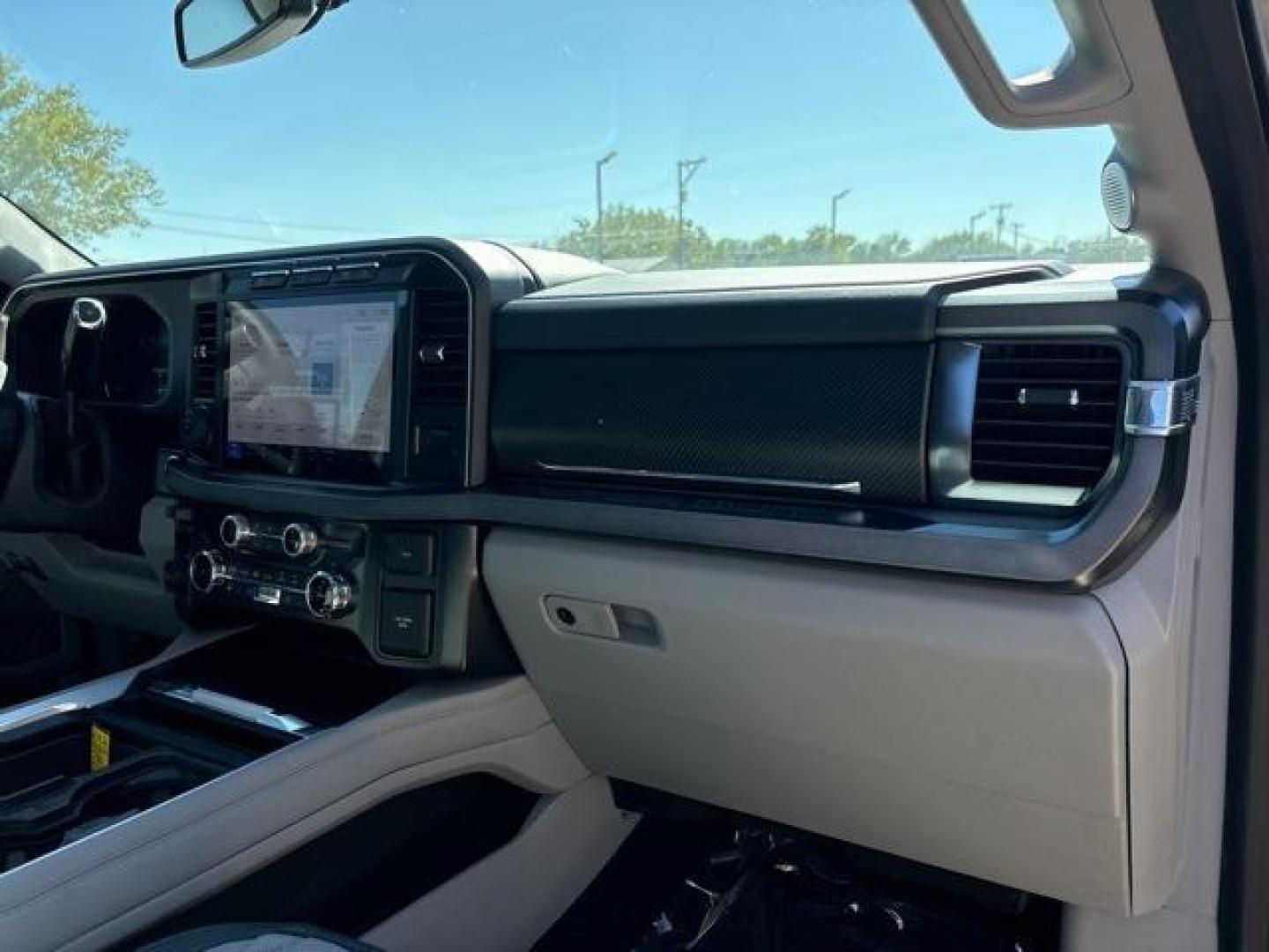 2024 Iconic Silver Metallic /Admiral Blue Light Slate Ford F-250SD (1FT8W2BM3RE) with an 6.7L High Output Power Stroke V8 Diesel engine, Automatic transmission, located at 1105 E Mulberry, Kaufman, TX, 75142, (972) 962-2151, 32.589550, -96.300926 - Photo#20