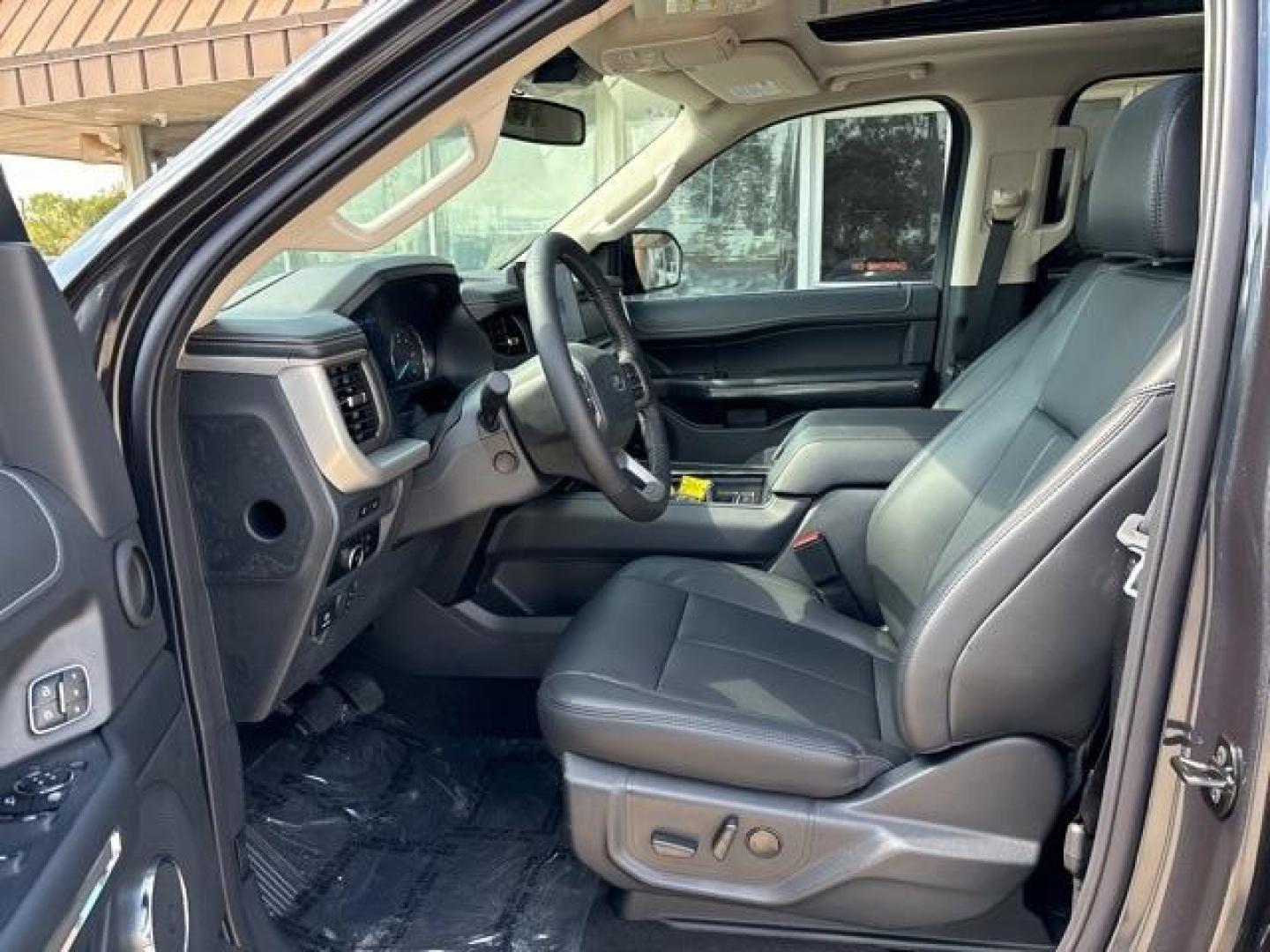 2024 Dark Matter Gray Metallic /Black Onyx Ford Expedition XLT (1FMJU1H82RE) with an EcoBoost 3.5L V6 GTDi DOHC 24V Twin Turbocharged engine, Automatic transmission, located at 1105 E Mulberry, Kaufman, TX, 75142, (972) 962-2151, 32.589550, -96.300926 - Dark Matter Gray Metallic 2024 Ford Expedition 4D Sport Utility XLT RWD 10-Speed Automatic EcoBoost 3.5L V6 GTDi DOHC 24V Twin Turbocharged<br><br><br>Please call Paul Murrey Ford Inc. In Kaufman Texas A Family Dealership Since 1952 Serving the Dallas Fort Worth and East Texas areas for over 70 year - Photo#9