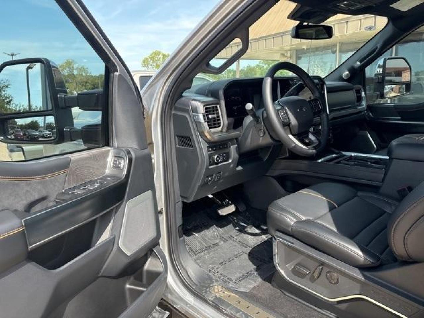 2024 Iconic Silver Metallic /Black Onyx Ford F-250SD Platinum (1FT8W2BM8RE) with an 6.7L High Output Power Stroke V8 Diesel engine, Automatic transmission, located at 1105 E Mulberry, Kaufman, TX, 75142, (972) 962-2151, 32.589550, -96.300926 - Iconic Silver Metallic 2024 Ford F-250SD 4D Crew Cab Platinum 4WD 10-Speed Automatic 6.7L High Output Power Stroke V8 Diesel 4WD.<br><br><br>Please call Paul Murrey Ford Inc. In Kaufman Texas A Family Dealership Since 1952 Serving the Dallas Fort Worth and East Texas areas for over 70 years. Please - Photo#12