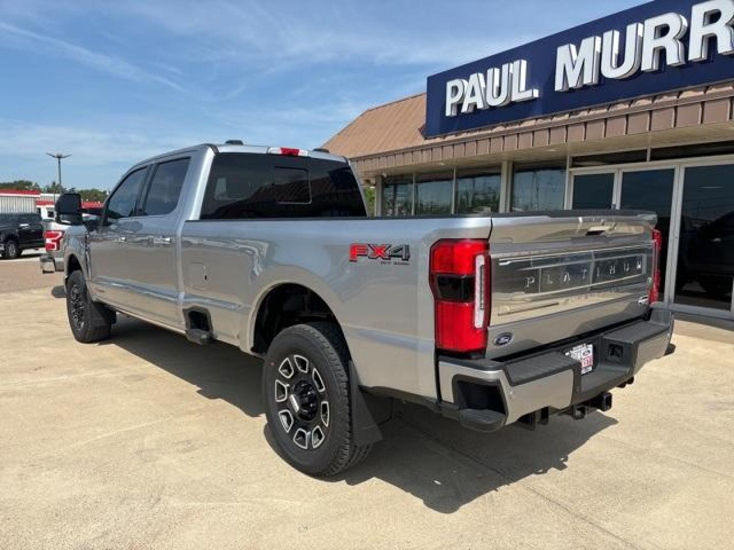 2024 Iconic Silver Metallic /Black Onyx Ford F-250SD Platinum (1FT8W2BM8RE) with an 6.7L High Output Power Stroke V8 Diesel engine, Automatic transmission, located at 1105 E Mulberry, Kaufman, TX, 75142, (972) 962-2151, 32.589550, -96.300926 - Iconic Silver Metallic 2024 Ford F-250SD 4D Crew Cab Platinum 4WD 10-Speed Automatic 6.7L High Output Power Stroke V8 Diesel 4WD.<br><br><br>Please call Paul Murrey Ford Inc. In Kaufman Texas A Family Dealership Since 1952 Serving the Dallas Fort Worth and East Texas areas for over 70 years. Please - Photo#3