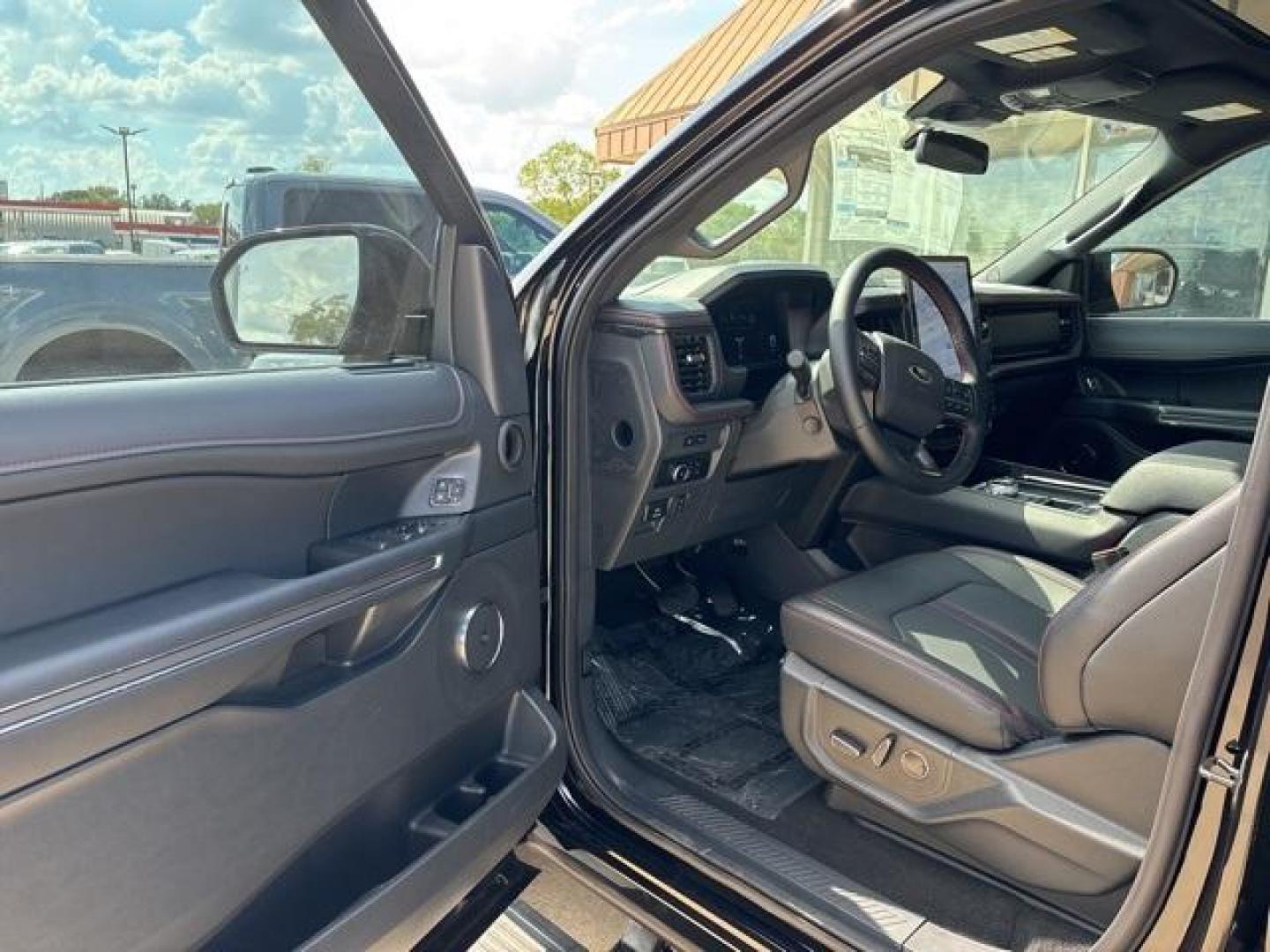 2024 Agate Black Metallic /Black Onyx Ford Expedition Limited (1FMJU1K83RE) with an EcoBoost 3.5L V6 GTDi DOHC 24V Twin Turbocharged engine, Automatic transmission, located at 1105 E Mulberry, Kaufman, TX, 75142, (972) 962-2151, 32.589550, -96.300926 - Agate Black Metallic 2024 Ford Expedition 4D Sport Utility Limited RWD 10-Speed Automatic EcoBoost 3.5L V6 GTDi DOHC 24V Twin Turbocharged<br><br><br>Please call Paul Murrey Ford Inc. In Kaufman Texas A Family Dealership Since 1952 Serving the Dallas Fort Worth and East Texas areas for over 70 years - Photo#8