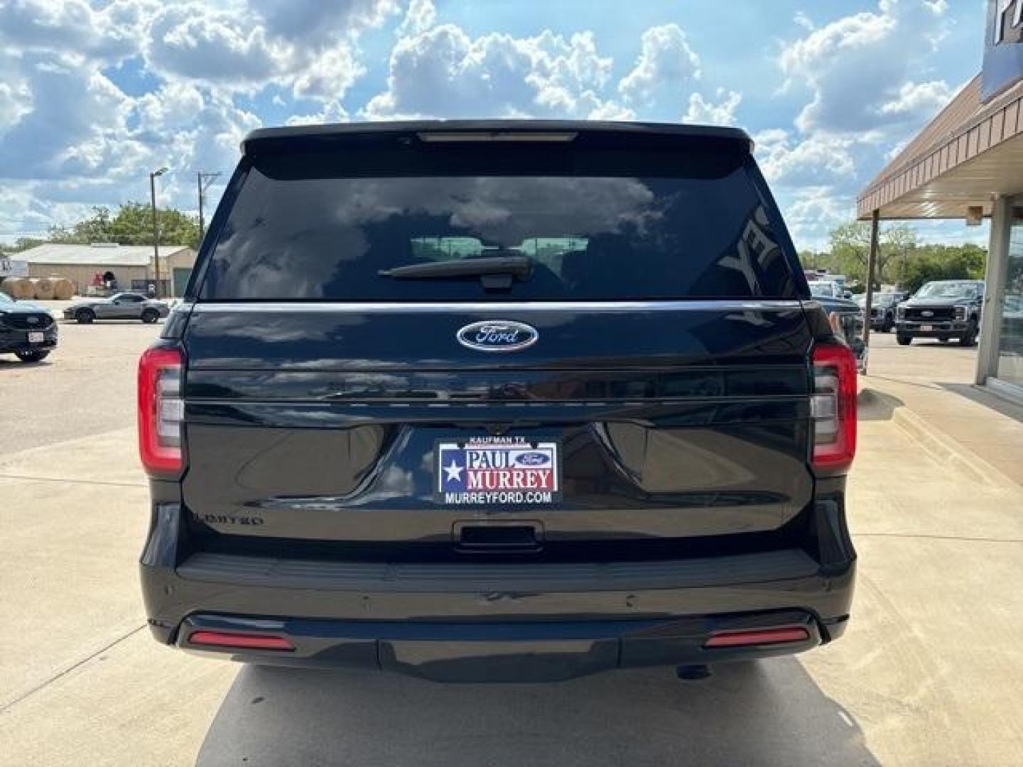 2024 Agate Black Metallic /Black Onyx Ford Expedition Limited (1FMJU1K83RE) with an EcoBoost 3.5L V6 GTDi DOHC 24V Twin Turbocharged engine, Automatic transmission, located at 1105 E Mulberry, Kaufman, TX, 75142, (972) 962-2151, 32.589550, -96.300926 - Agate Black Metallic 2024 Ford Expedition 4D Sport Utility Limited RWD 10-Speed Automatic EcoBoost 3.5L V6 GTDi DOHC 24V Twin Turbocharged<br><br><br>Please call Paul Murrey Ford Inc. In Kaufman Texas A Family Dealership Since 1952 Serving the Dallas Fort Worth and East Texas areas for over 70 years - Photo#4