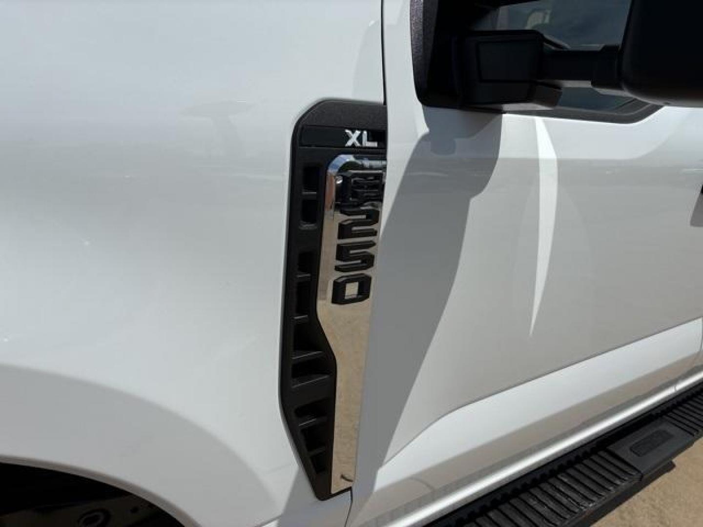 2024 Oxford White /Medium Dark Slate Ford F-250SD XL (1FT7W2BAXRE) with an 6.8L V8 engine, Automatic transmission, located at 1105 E Mulberry, Kaufman, TX, 75142, (972) 962-2151, 32.589550, -96.300926 - Photo#8