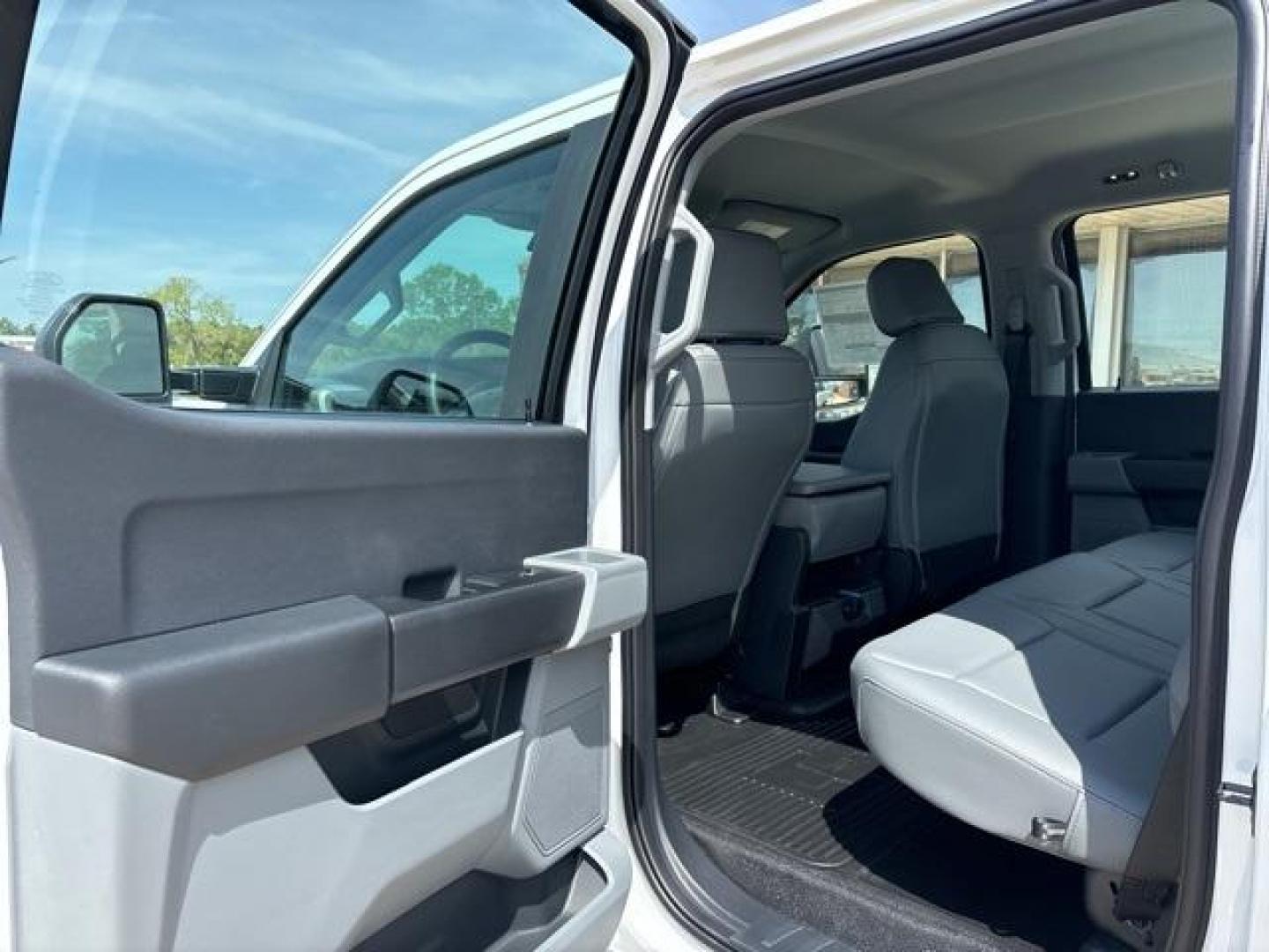 2024 Oxford White /Medium Dark Slate Ford F-250SD XL (1FT7W2BAXRE) with an 6.8L V8 engine, Automatic transmission, located at 1105 E Mulberry, Kaufman, TX, 75142, (972) 962-2151, 32.589550, -96.300926 - Photo#12