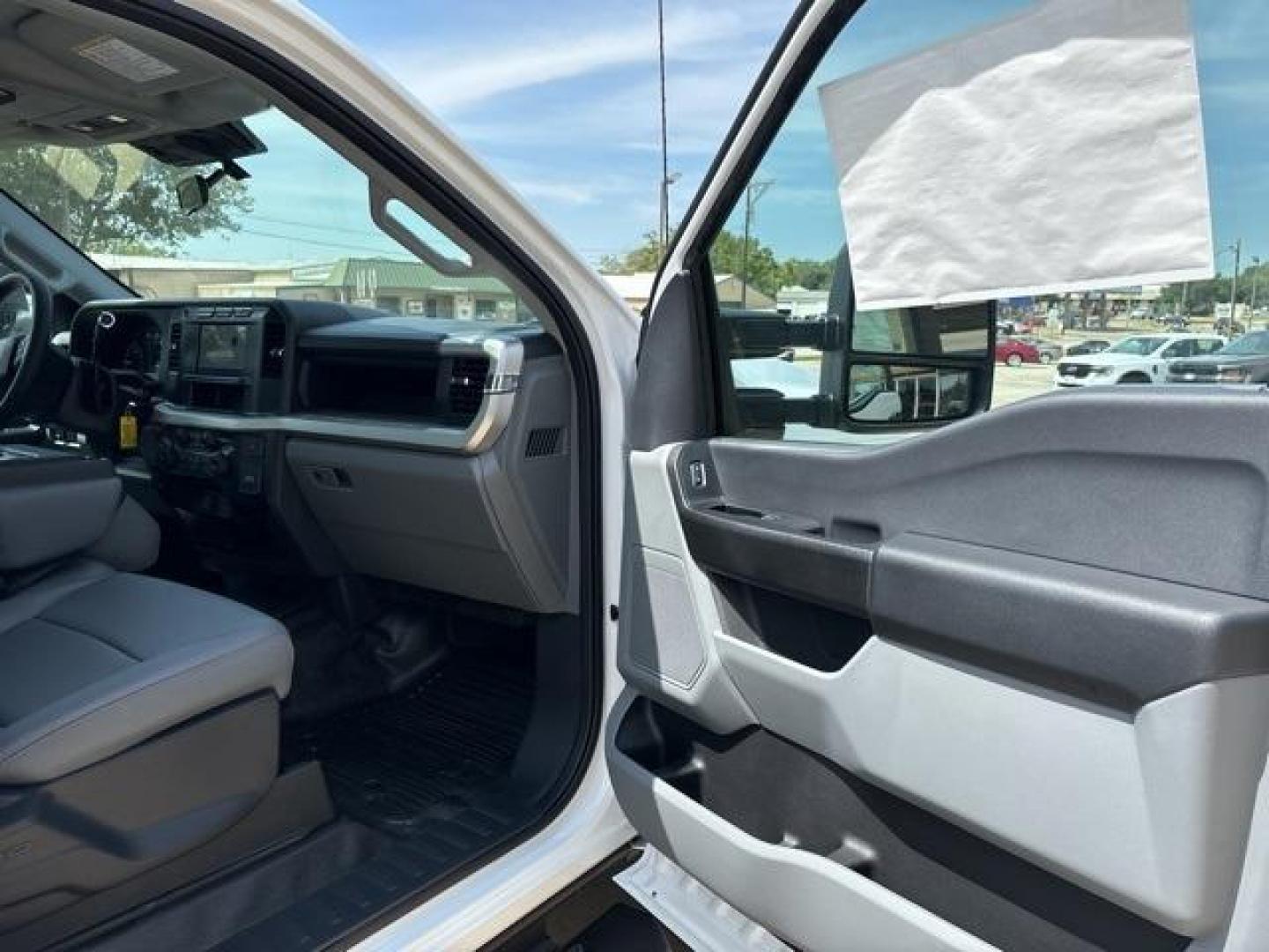 2024 Oxford White /Medium Dark Slate Ford F-250SD XL (1FT7W2BAXRE) with an 6.8L V8 engine, Automatic transmission, located at 1105 E Mulberry, Kaufman, TX, 75142, (972) 962-2151, 32.589550, -96.300926 - Photo#14