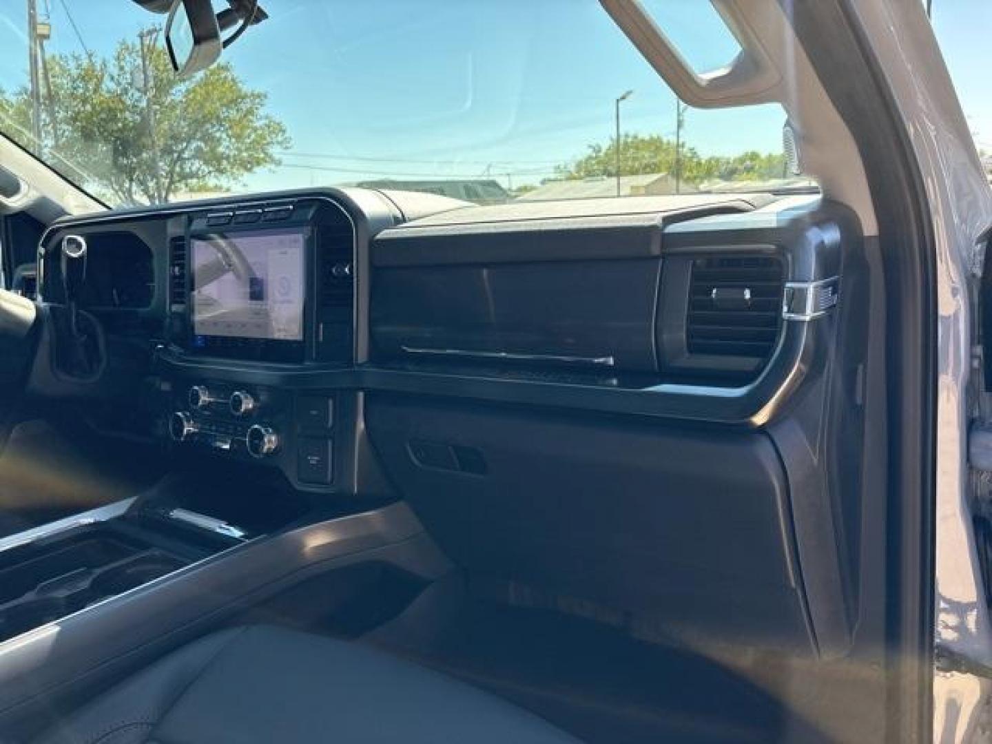 2024 Glacier Gray Metallic Tri-Coat /Black Onyx Ford F-250SD Lariat (1FT8W2BT5RE) with an Power Stroke 6.7L V8 DI 32V OHV Turbodiesel engine, Automatic transmission, located at 1105 E Mulberry, Kaufman, TX, 75142, (972) 962-2151, 32.589550, -96.300926 - Glacier Gray Metallic Tri-Coat 2024 Ford F-250SD 4D Extended Cab Lariat 4WD 10-Speed Automatic Power Stroke 6.7L V8 DI 32V OHV Turbodiesel 4WD.<br><br><br>Please call Paul Murrey Ford Inc. In Kaufman Texas A Family Dealership Since 1952 Serving the Dallas Fort Worth and East Texas areas for over 70 - Photo#18