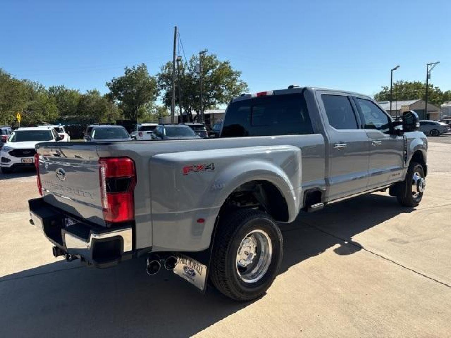 2024 Glacier Gray Metallic TriCoat /Black Ford F-350SD (1FT8W3DT3RE) with an Power Stroke 6.7L V8 DI 32V OHV Turbodiesel engine, Automatic transmission, located at 1105 E Mulberry, Kaufman, TX, 75142, (972) 962-2151, 32.589550, -96.300926 - Glacier Gray Metallic TriCoat 2024 Ford F-350SD 4D Crew Cab DRW 4WD 10-Speed Automatic Power Stroke 6.7L V8 DI 32V OHV Turbodiesel 4WD.<br><br><br>Please call Paul Murrey Ford Inc. In Kaufman Texas A Family Dealership Since 1952 Serving the Dallas Fort Worth and East Texas areas for over 70 years. P - Photo#5