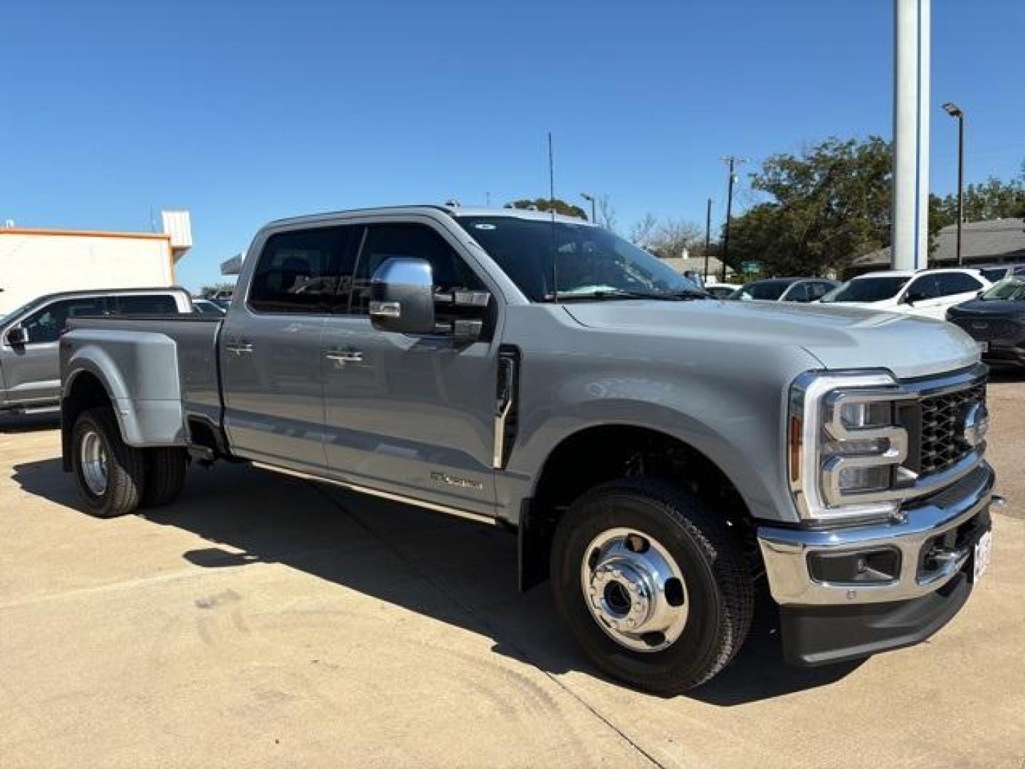 2024 Glacier Gray Metallic TriCoat /Black Ford F-350SD (1FT8W3DT3RE) with an Power Stroke 6.7L V8 DI 32V OHV Turbodiesel engine, Automatic transmission, located at 1105 E Mulberry, Kaufman, TX, 75142, (972) 962-2151, 32.589550, -96.300926 - Glacier Gray Metallic TriCoat 2024 Ford F-350SD 4D Crew Cab DRW 4WD 10-Speed Automatic Power Stroke 6.7L V8 DI 32V OHV Turbodiesel 4WD.<br><br><br>Please call Paul Murrey Ford Inc. In Kaufman Texas A Family Dealership Since 1952 Serving the Dallas Fort Worth and East Texas areas for over 70 years. P - Photo#6