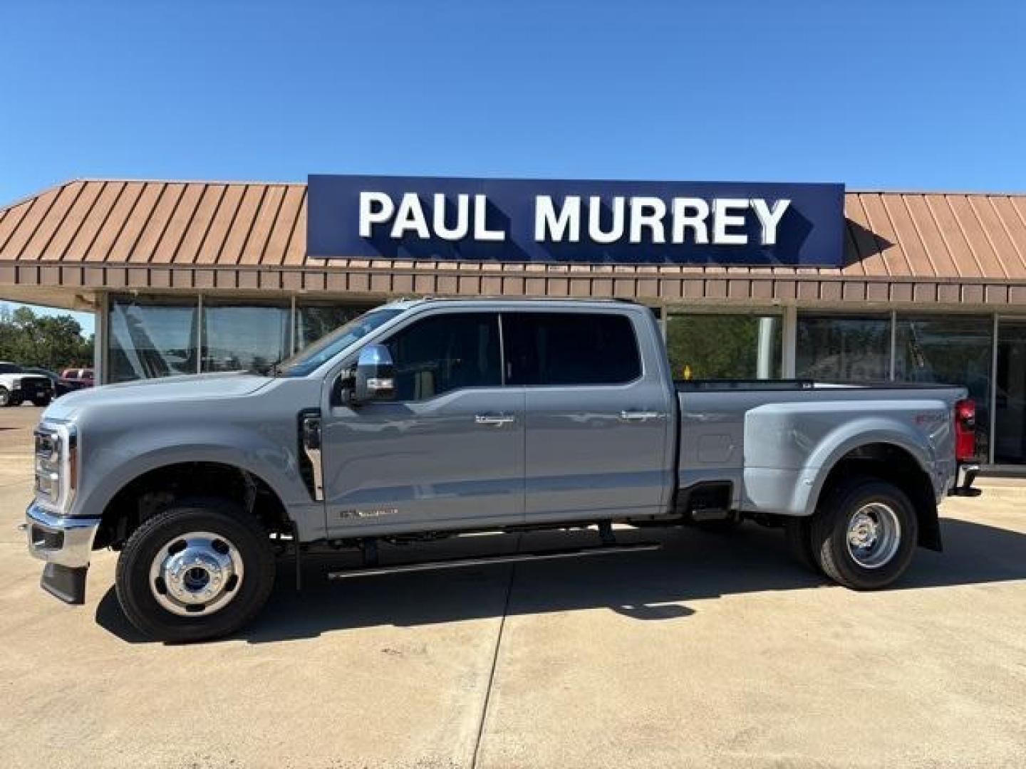 2024 Glacier Gray Metallic TriCoat /Black Ford F-350SD (1FT8W3DT3RE) with an Power Stroke 6.7L V8 DI 32V OHV Turbodiesel engine, Automatic transmission, located at 1105 E Mulberry, Kaufman, TX, 75142, (972) 962-2151, 32.589550, -96.300926 - Glacier Gray Metallic TriCoat 2024 Ford F-350SD 4D Crew Cab DRW 4WD 10-Speed Automatic Power Stroke 6.7L V8 DI 32V OHV Turbodiesel 4WD.<br><br><br>Please call Paul Murrey Ford Inc. In Kaufman Texas A Family Dealership Since 1952 Serving the Dallas Fort Worth and East Texas areas for over 70 years. P - Photo#0