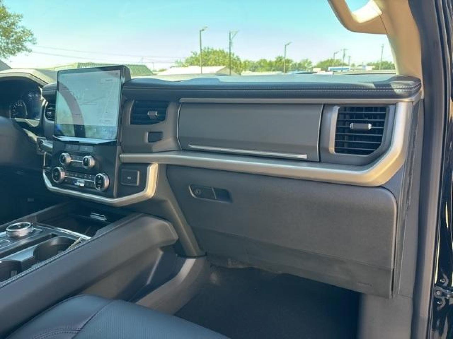 2024 Agate Black Metallic /Black Onyx Ford Expedition XLT (1FMJU1H85RE) with an EcoBoost 3.5L V6 GTDi DOHC 24V Twin Turbocharged engine, Automatic transmission, located at 1105 E Mulberry, Kaufman, TX, 75142, (972) 962-2151, 32.589550, -96.300926 - Agate Black Metallic 2024 Ford Expedition 4D Sport Utility XLT RWD 10-Speed Automatic EcoBoost 3.5L V6 GTDi DOHC 24V Twin Turbocharged<br><br><br>Please call Paul Murrey Ford Inc. In Kaufman Texas A Family Dealership Since 1952 Serving the Dallas Fort Worth and East Texas areas for over 70 years. Pl - Photo#18