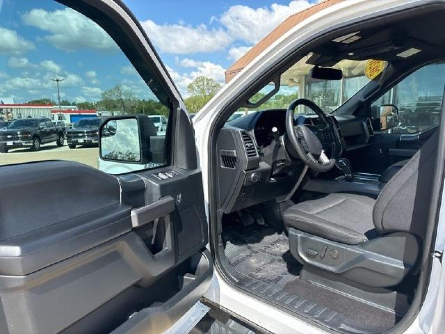 2020 Oxford White /Black Ford F-150 XLT (1FTEW1E5XLK) with an 5.0L V8 engine, Automatic transmission, located at 1105 E Mulberry, Kaufman, TX, 75142, (972) 962-2151, 32.589550, -96.300926 - Photo#10