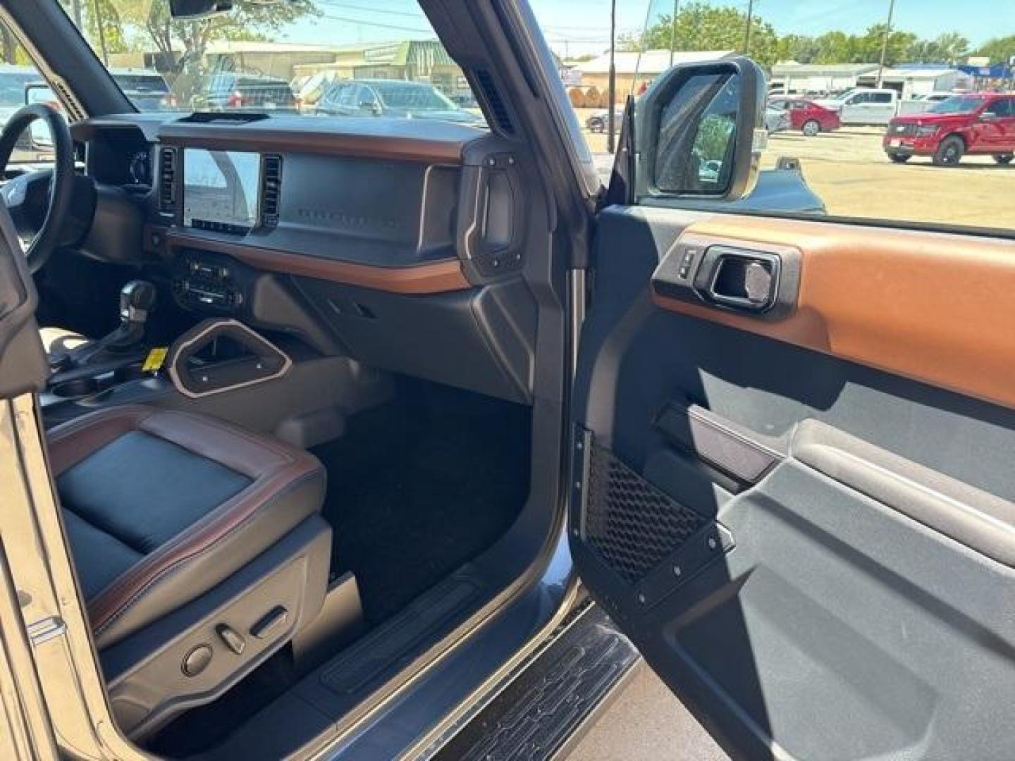 2024 Carbonized Gray Metallic /Black Onyx Interior Ford Bronco Outer Banks (1FMDE8BH1RL) with an 2.3L EcoBoost I-4 engine, Automatic transmission, located at 1105 E Mulberry, Kaufman, TX, 75142, (972) 962-2151, 32.589550, -96.300926 - Carbonized Gray Metallic 2024 Ford Bronco 4D Sport Utility Outer Banks 4WD 10-Speed Automatic 2.3L EcoBoost I-4<br><br>Recent Arrival!<br><br><br>Please call Paul Murrey Ford Inc. In Kaufman Texas A Family Dealership Since 1952 Serving the Dallas Fort Worth and East Texas areas for over 70 years. Pl - Photo#15