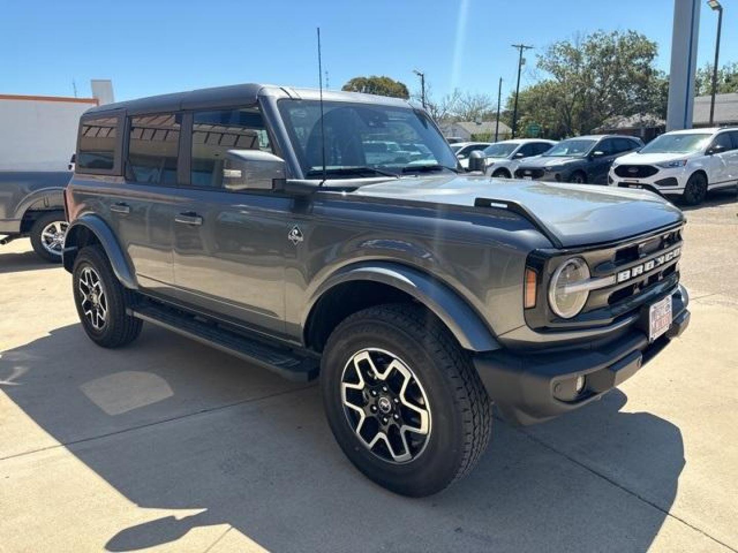 2024 Carbonized Gray Metallic /Black Onyx Interior Ford Bronco Outer Banks (1FMDE8BH1RL) with an 2.3L EcoBoost I-4 engine, Automatic transmission, located at 1105 E Mulberry, Kaufman, TX, 75142, (972) 962-2151, 32.589550, -96.300926 - Carbonized Gray Metallic 2024 Ford Bronco 4D Sport Utility Outer Banks 4WD 10-Speed Automatic 2.3L EcoBoost I-4<br><br>Recent Arrival!<br><br><br>Please call Paul Murrey Ford Inc. In Kaufman Texas A Family Dealership Since 1952 Serving the Dallas Fort Worth and East Texas areas for over 70 years. Pl - Photo#6