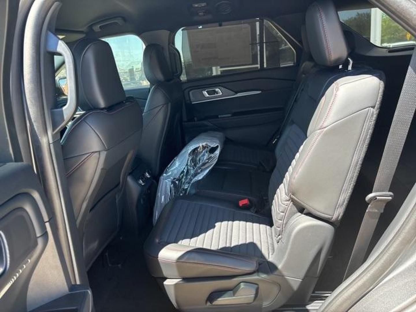 2025 Carbonized Gray Metallic /Onyx Ford Explorer ST-Line (1FMUK7KH0SG) with an 2.3L EcoBoost I-4 engine, Automatic transmission, located at 1105 E Mulberry, Kaufman, TX, 75142, (972) 962-2151, 32.589550, -96.300926 - Carbonized Gray Metallic 2025 Ford Explorer 4D Sport Utility ST-Line RWD 10-Speed Automatic 2.3L EcoBoost I-4<br><br>21/28 City/Highway MPG<br><br><br>Please call Paul Murrey Ford Inc. In Kaufman Texas A Family Dealership Since 1952 Serving the Dallas Fort Worth and East Texas areas for over 70 year - Photo#14