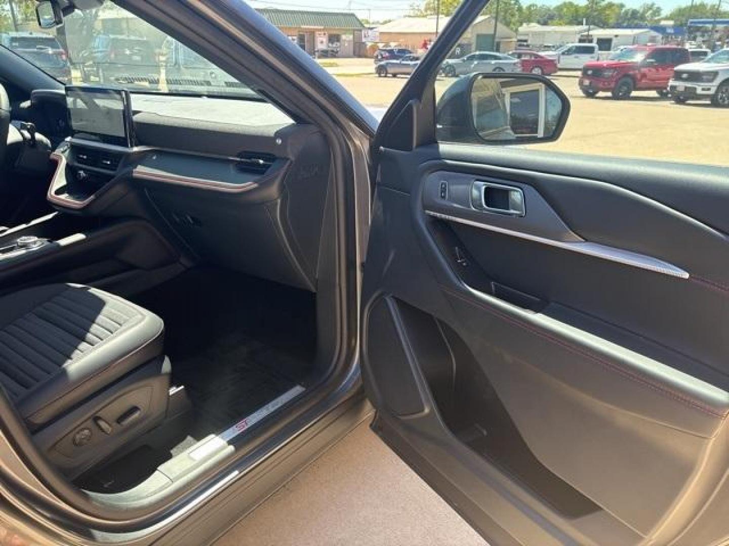 2025 Carbonized Gray Metallic /Onyx Ford Explorer ST-Line (1FMUK7KH0SG) with an 2.3L EcoBoost I-4 engine, Automatic transmission, located at 1105 E Mulberry, Kaufman, TX, 75142, (972) 962-2151, 32.589550, -96.300926 - Carbonized Gray Metallic 2025 Ford Explorer 4D Sport Utility ST-Line RWD 10-Speed Automatic 2.3L EcoBoost I-4<br><br>21/28 City/Highway MPG<br><br><br>Please call Paul Murrey Ford Inc. In Kaufman Texas A Family Dealership Since 1952 Serving the Dallas Fort Worth and East Texas areas for over 70 year - Photo#17